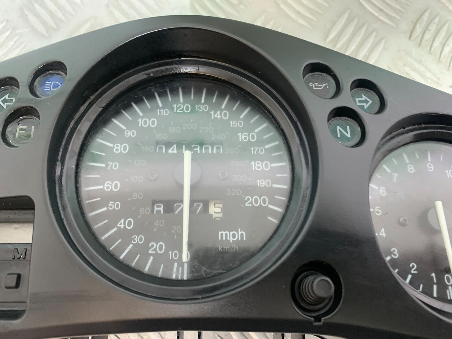 HONDA CBR1100 BLACKBIRD CLOCKS SPEEDO DASH    YEAR 1999-2005 (CMB1103)