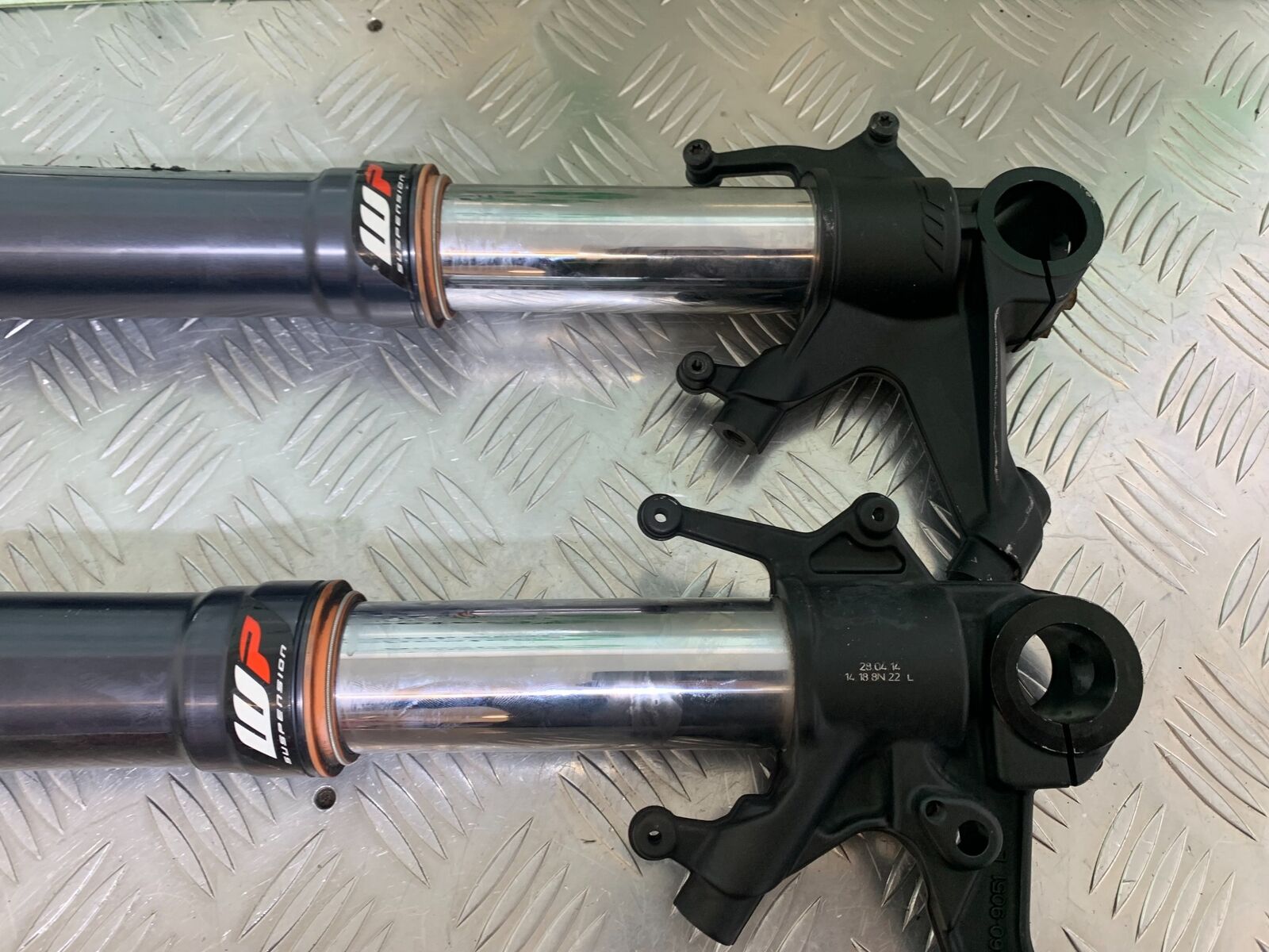 KTM 1290 SUPER DUKE FORKS YEAR 2014-2016 (CMB1006)