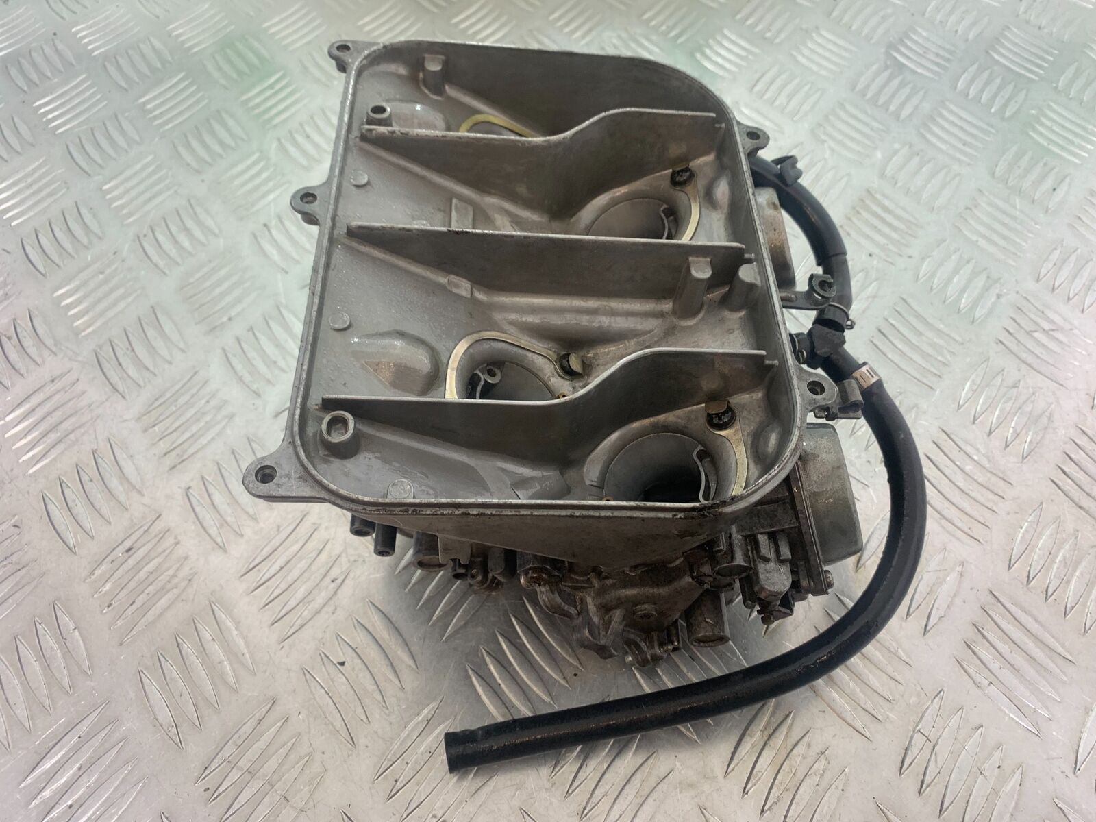 HONDA VFR400 VFR 400 NC21 CARBS  YEAR 1986-87 (CMB1043)
