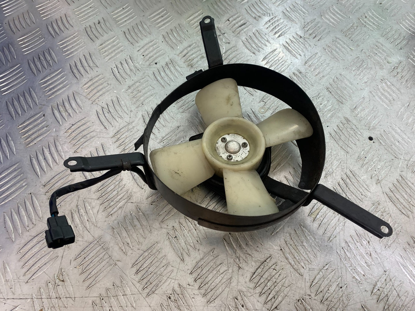 KAWASAKI ZZR1100 D RADIATOR FAN YEAR 1993-2001 (CMB1289)
