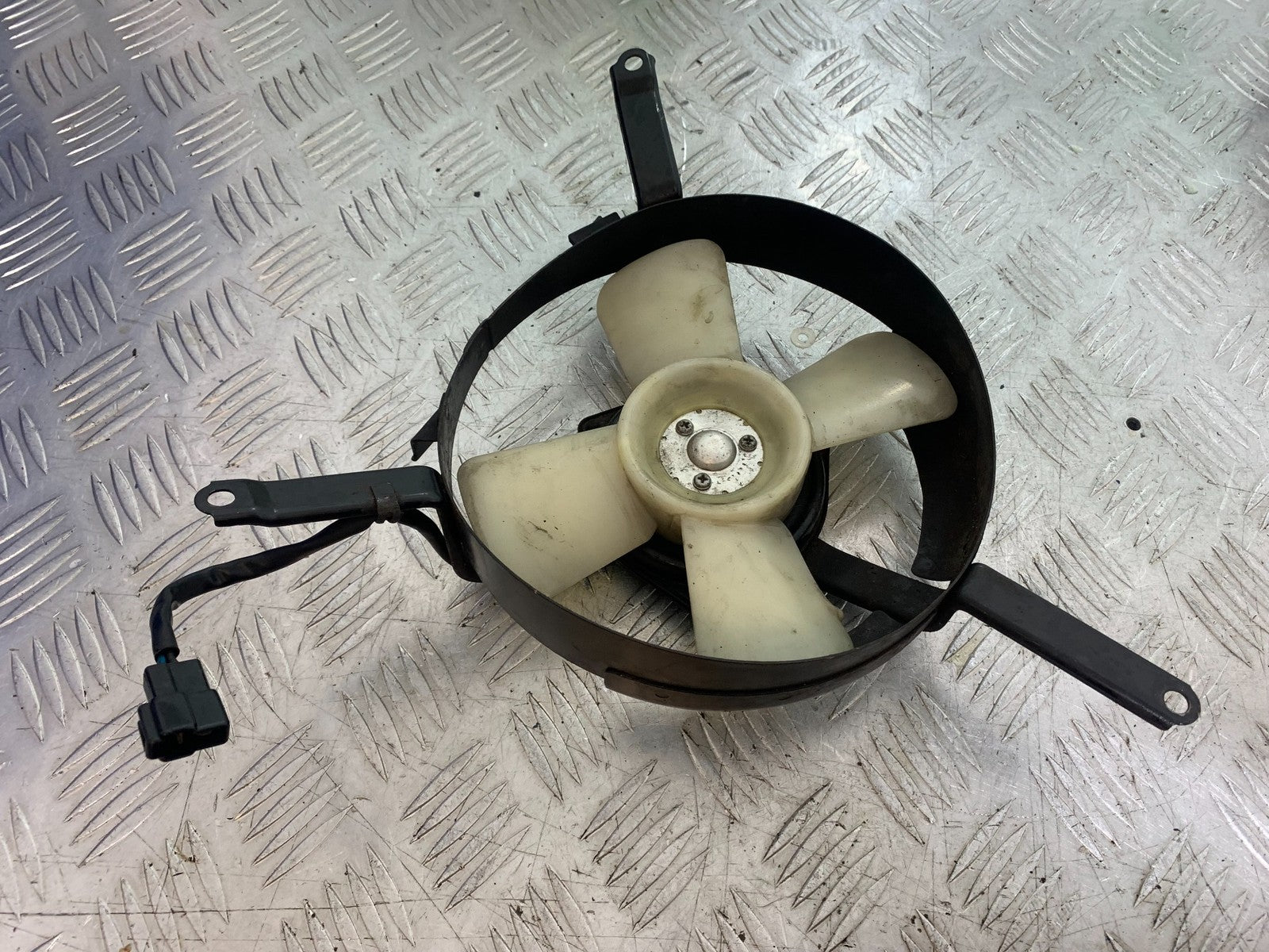 KAWASAKI ZZR1100 D RADIATOR FAN YEAR 1993-2001 (CMB1289)