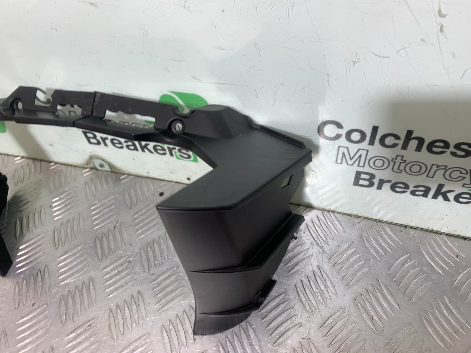 APRILIA TUONO 1000 V4R RADIATOR COVER   YEAR 2011-13  (CMB1331)