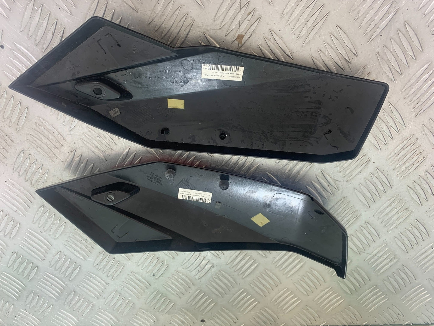 BMW M1000 R LEFT AND RIGHT BELLYPANS  YEAR 2023-2024 (CMB1140)
