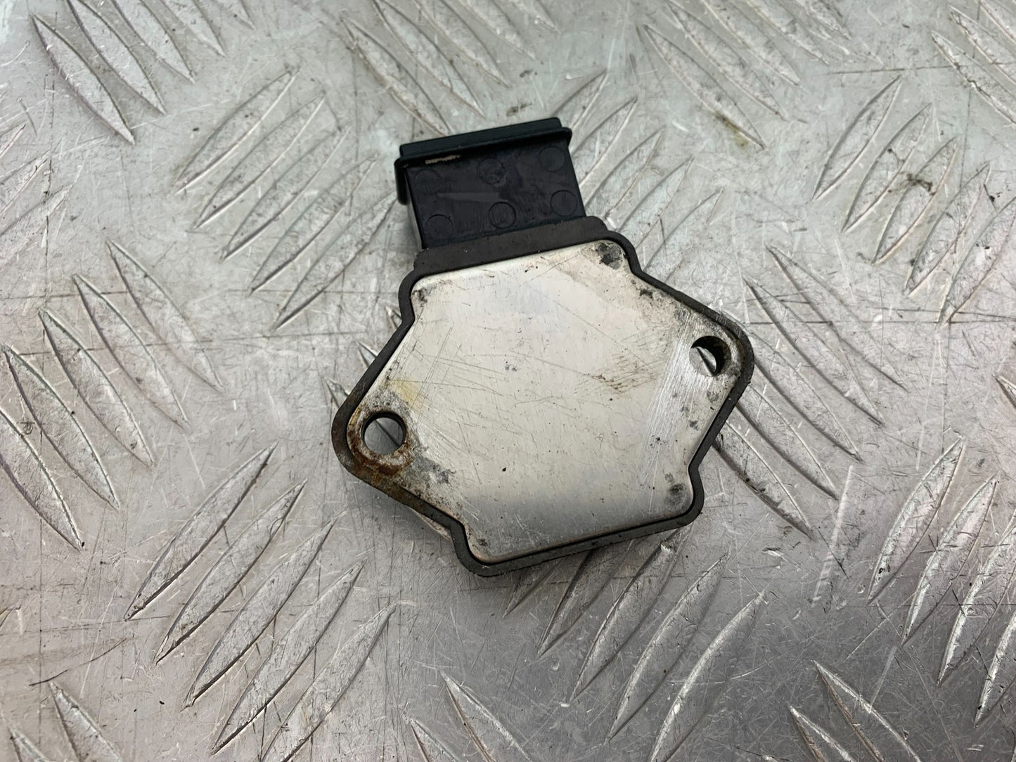 HONDA NT650 V DEAUVILLE REGULATOR YEAR 1999 (CMB1268)