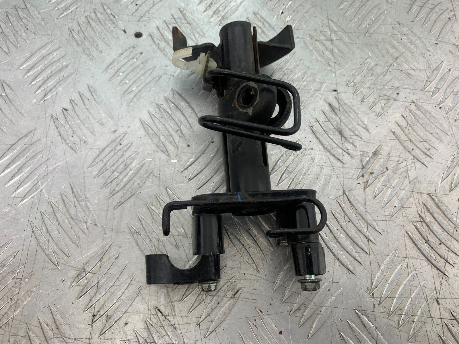 YAMAHA XMAX 125 XMAX-125 HANDLEBAR CLAMP  YEAR 2015-2020  (CMB1266)