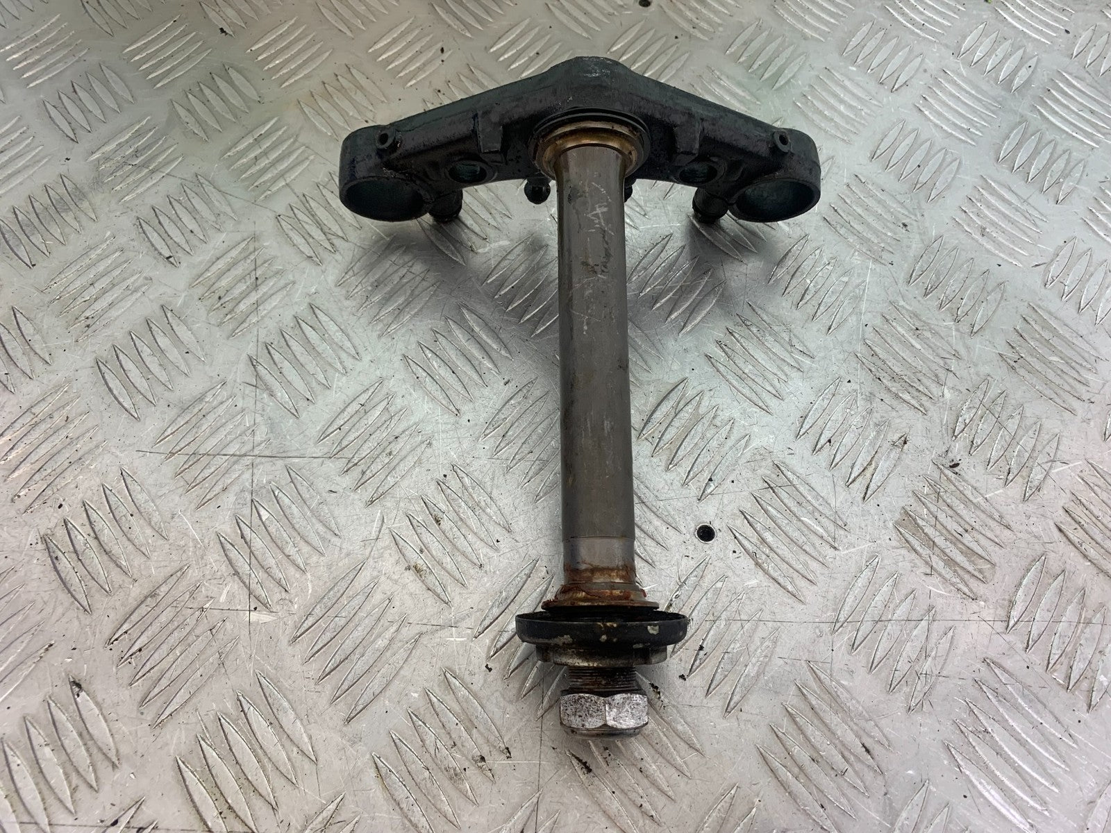 HONDA GL500 GL 500 SILVERWING BOTTOM YOKE   YEAR 1981-82  (CMB1168)