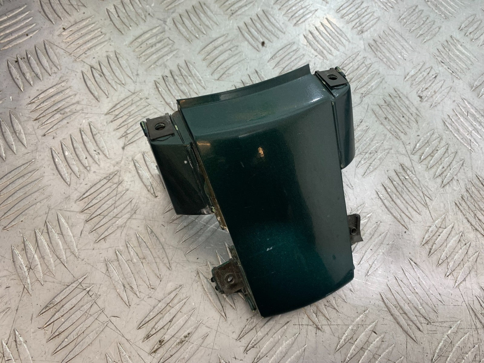 TRIUMPH 955I SPRINT RS TAIL PIECE JOINER YEAR 1999-03 (CMB1313)