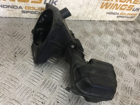 HONDA GL1800 GL 1800 RIGHT FRONT SPEAKER COVER  YEAR 2004-10 ABS (STOCK 890)