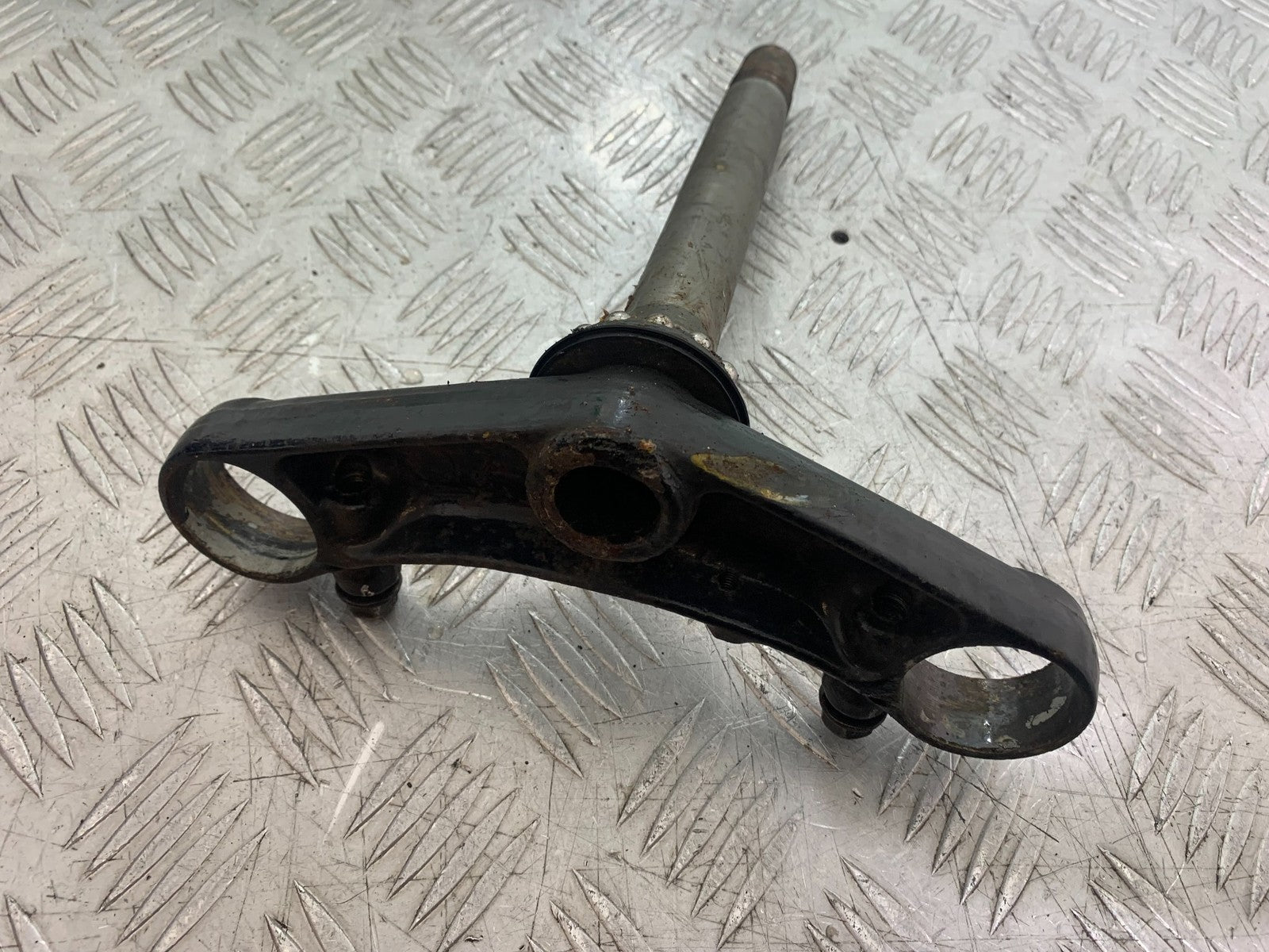 HONDA NT650 V DEAUVILLE BOTTOM YOKE   YEAR 1998-01 (CMB1320)