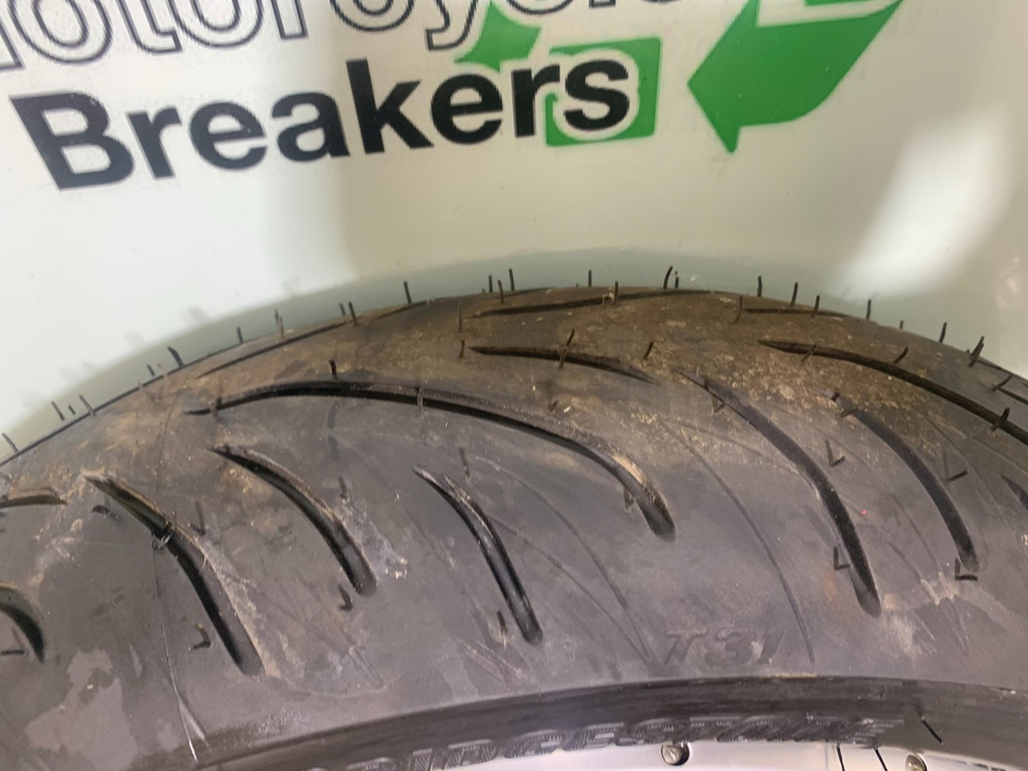 BMW R850 R R850R REAR WHEEL  (NEW TYRE) YEAR 1994-2002 (CMB1170)