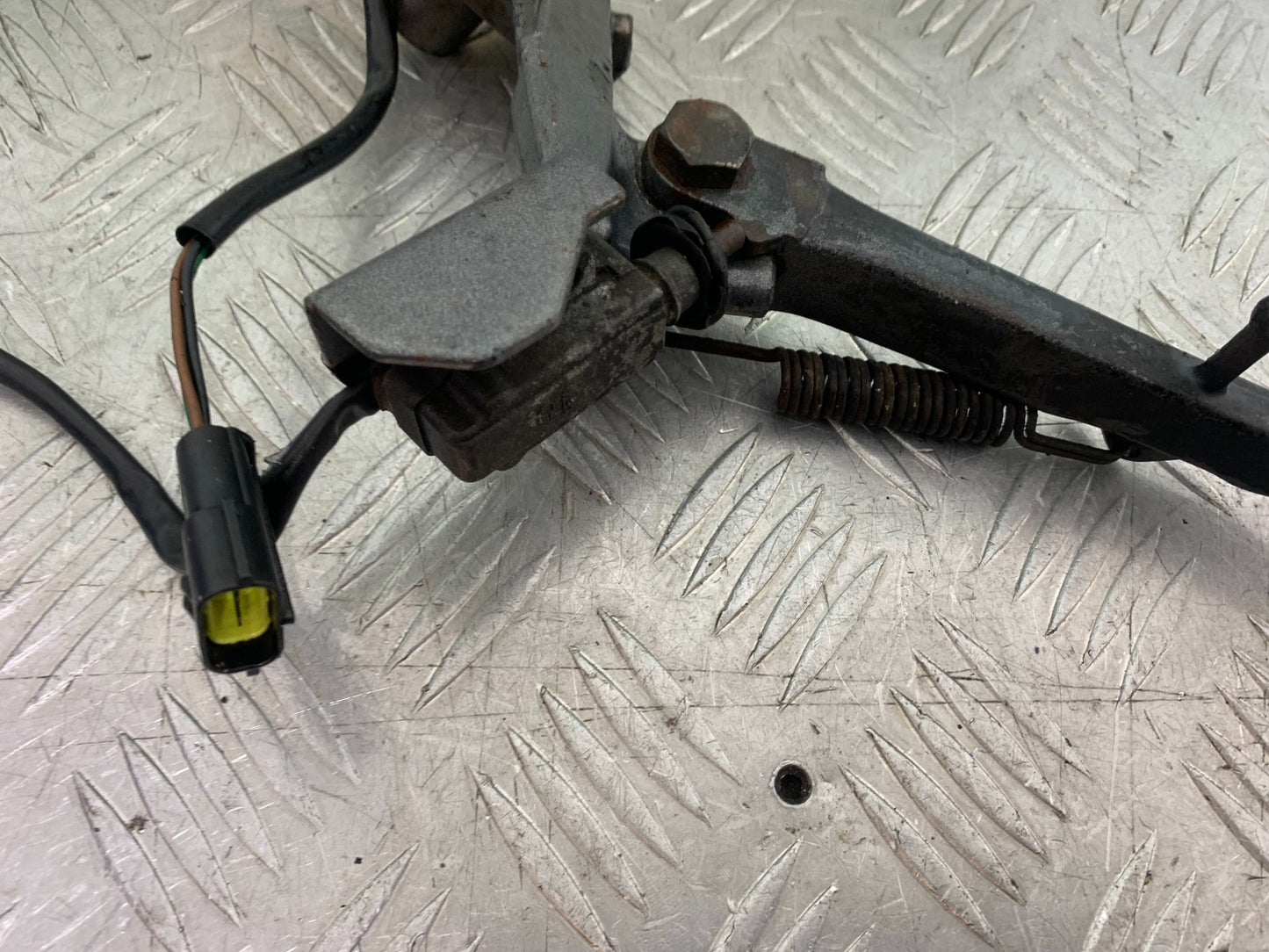 TRIUMPH TROPHY 900 SIDE STAND  YEAR 1991-95 (CMB1251)