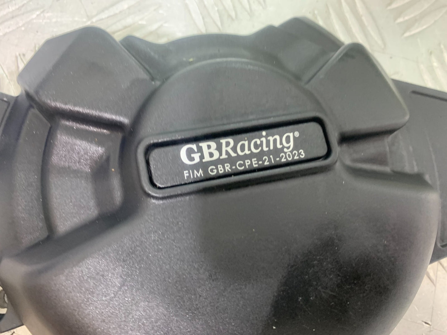 YAMAHA YZF R7 GB RACING ENGINE COVER  YEAR 2022-2025 (CMB1255)