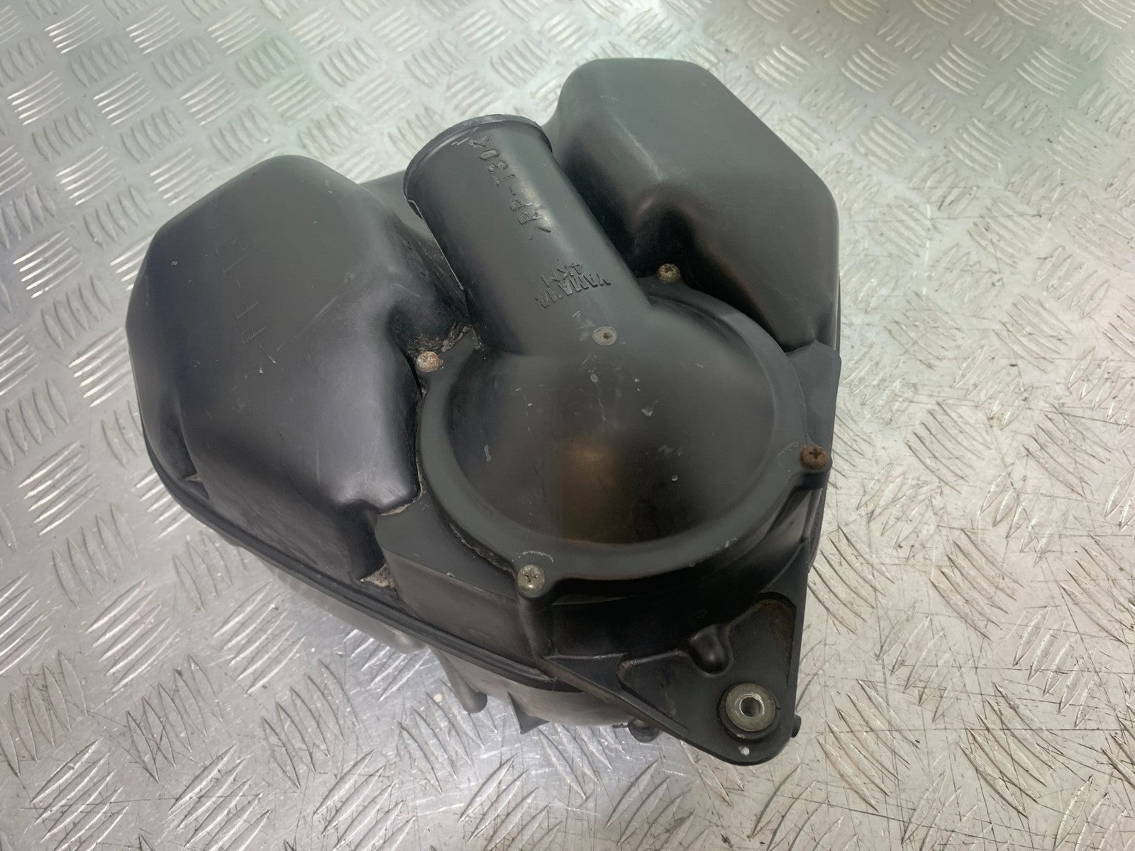 YAMAHA XJ900 XJ 900 DIVERSION AIRBOX YEAR 1994-2002(CMB1292)