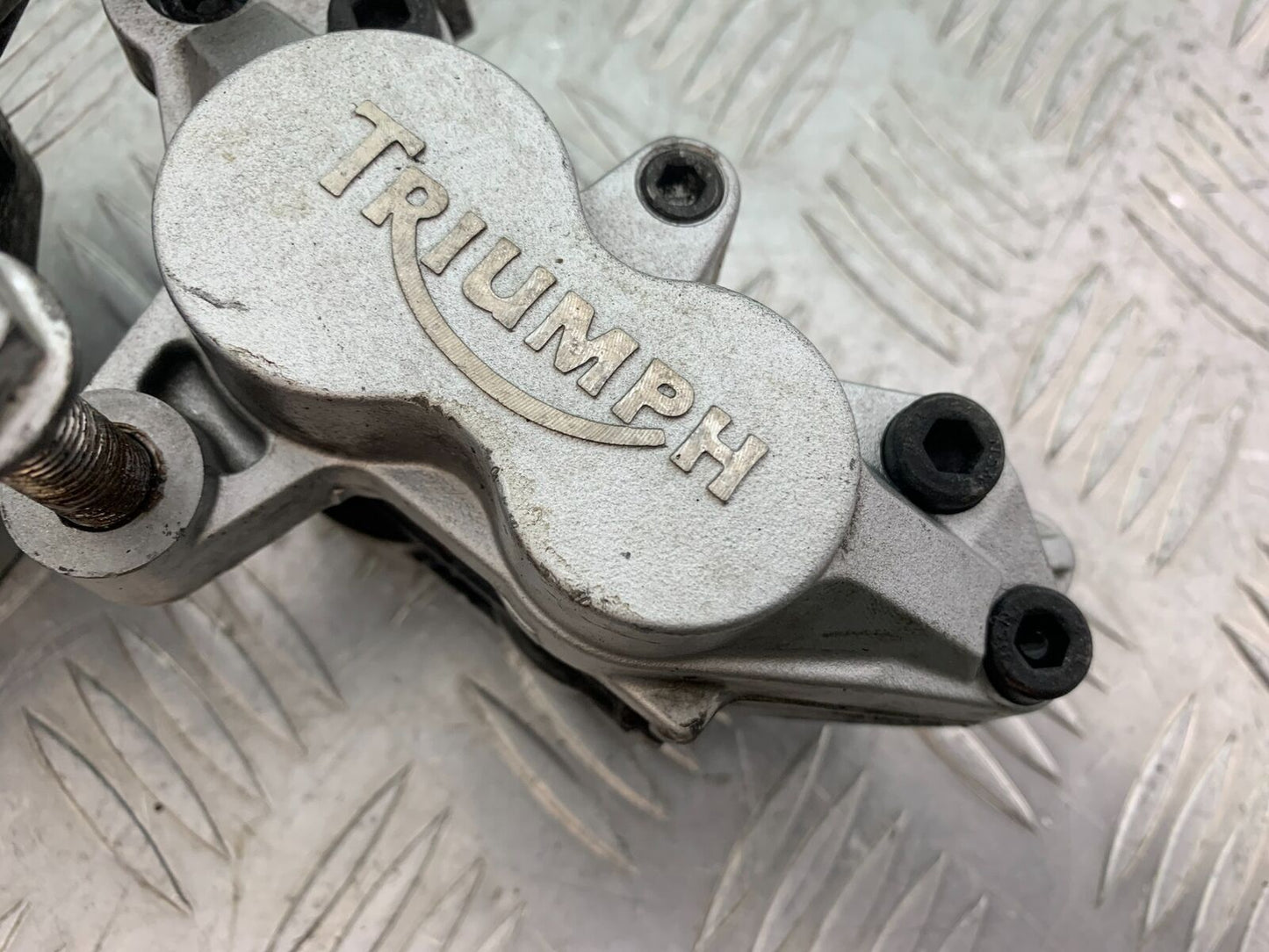 TRIUMPH THUNDERBIRD 1600 FRONT BRAKE CALIPERS  YEAR 2011 (CMB1107)