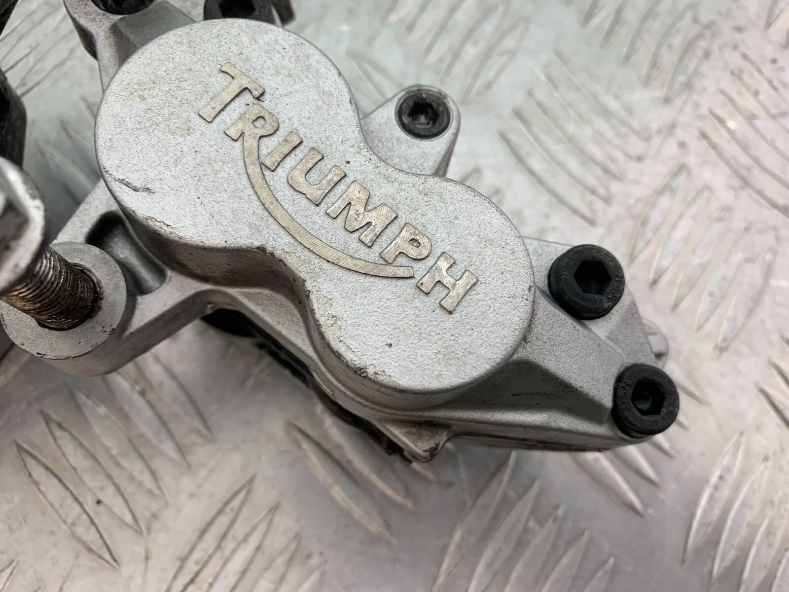 TRIUMPH THUNDERBIRD 1600 FRONT BRAKE CALIPERS  YEAR 2011 (CMB1107)