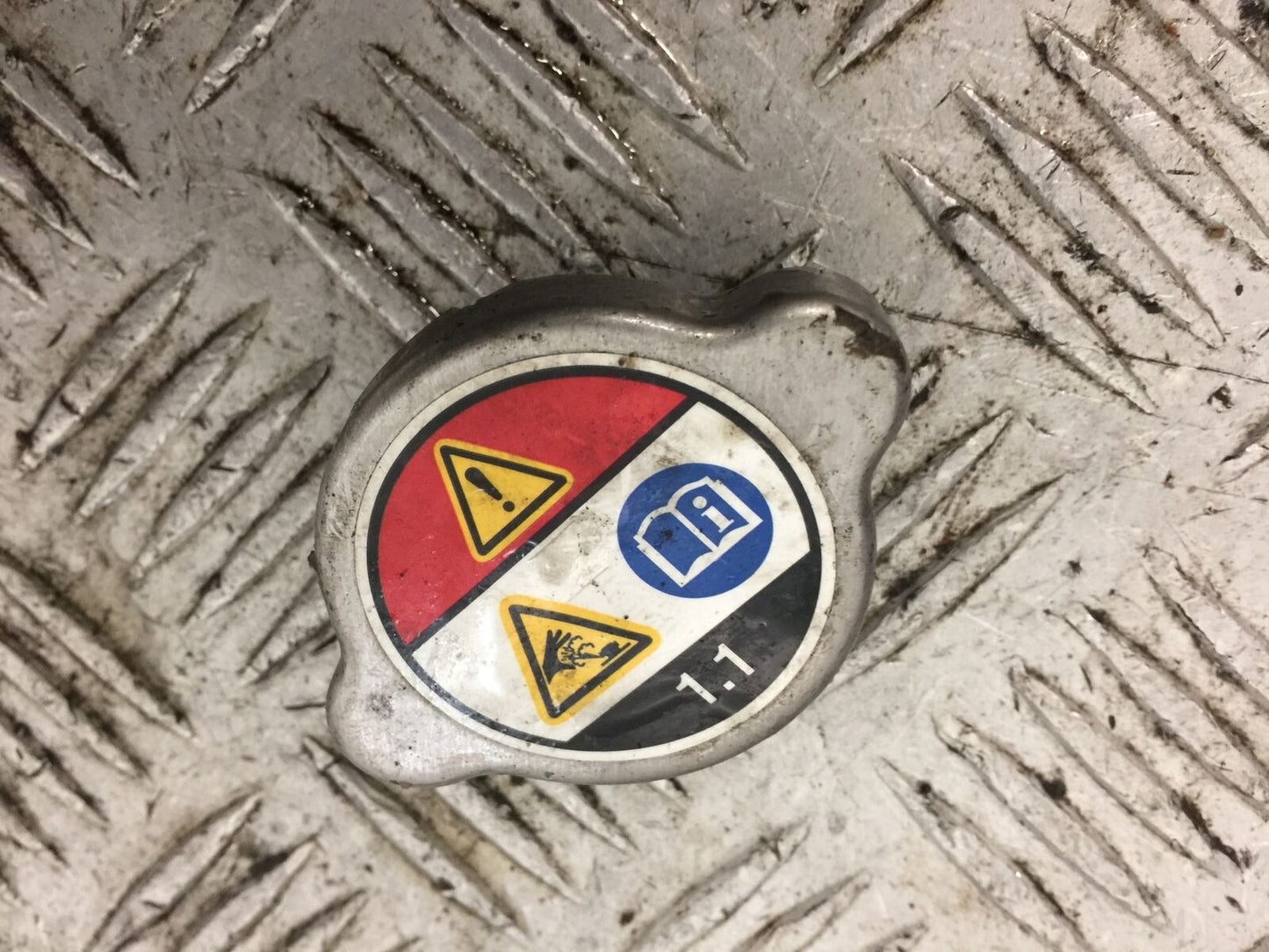 HONDA VFR1200 VFR 1200 FA RADIATOR CAP  YEAR 2010-11  (STOCK 793)