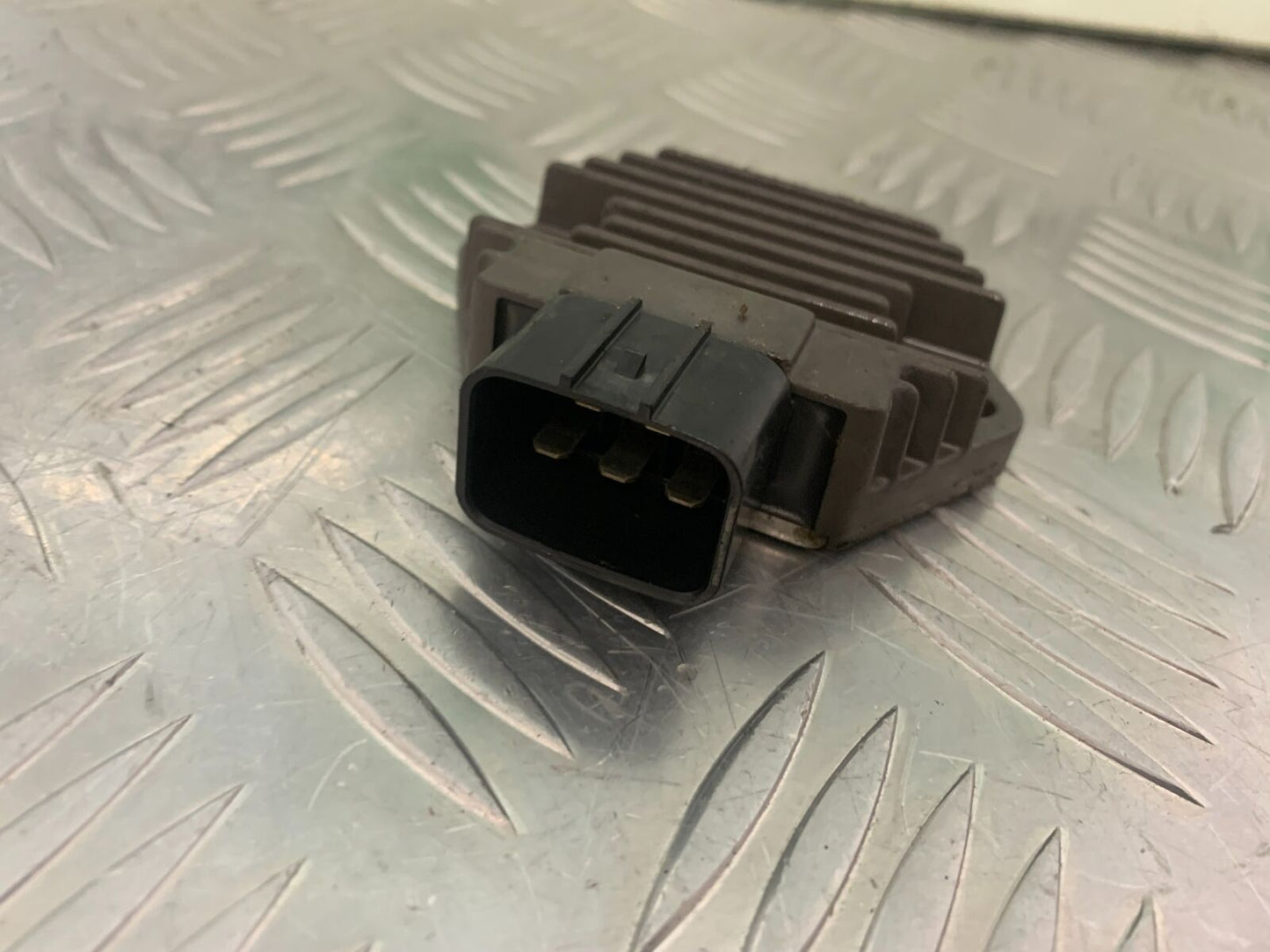 HONDA XL650 V TRANSALP REGULATOR  YEAR 2001-2006 (STOCK 975)