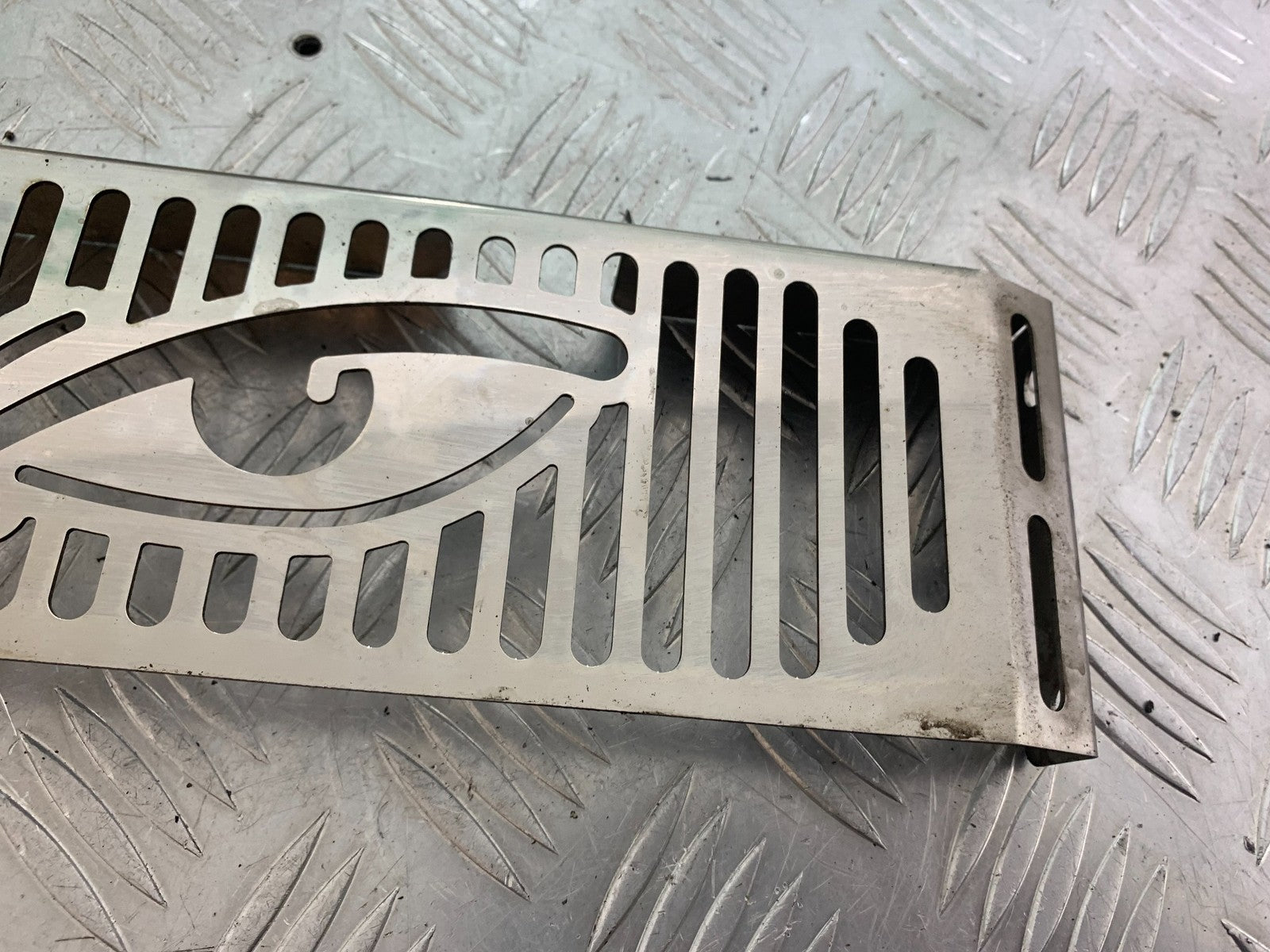 YAMAHA XJR1300 XJR 1300 OIL COOLER GUARD  YEAR 1999-2003 (CMB1119)