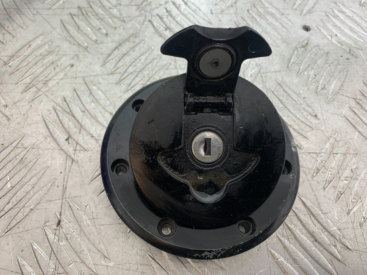 KTM RC125 RC 125 SEAT LOCK PETROL CAP KEY  YEAR 2017-2022 (CMB 1244)