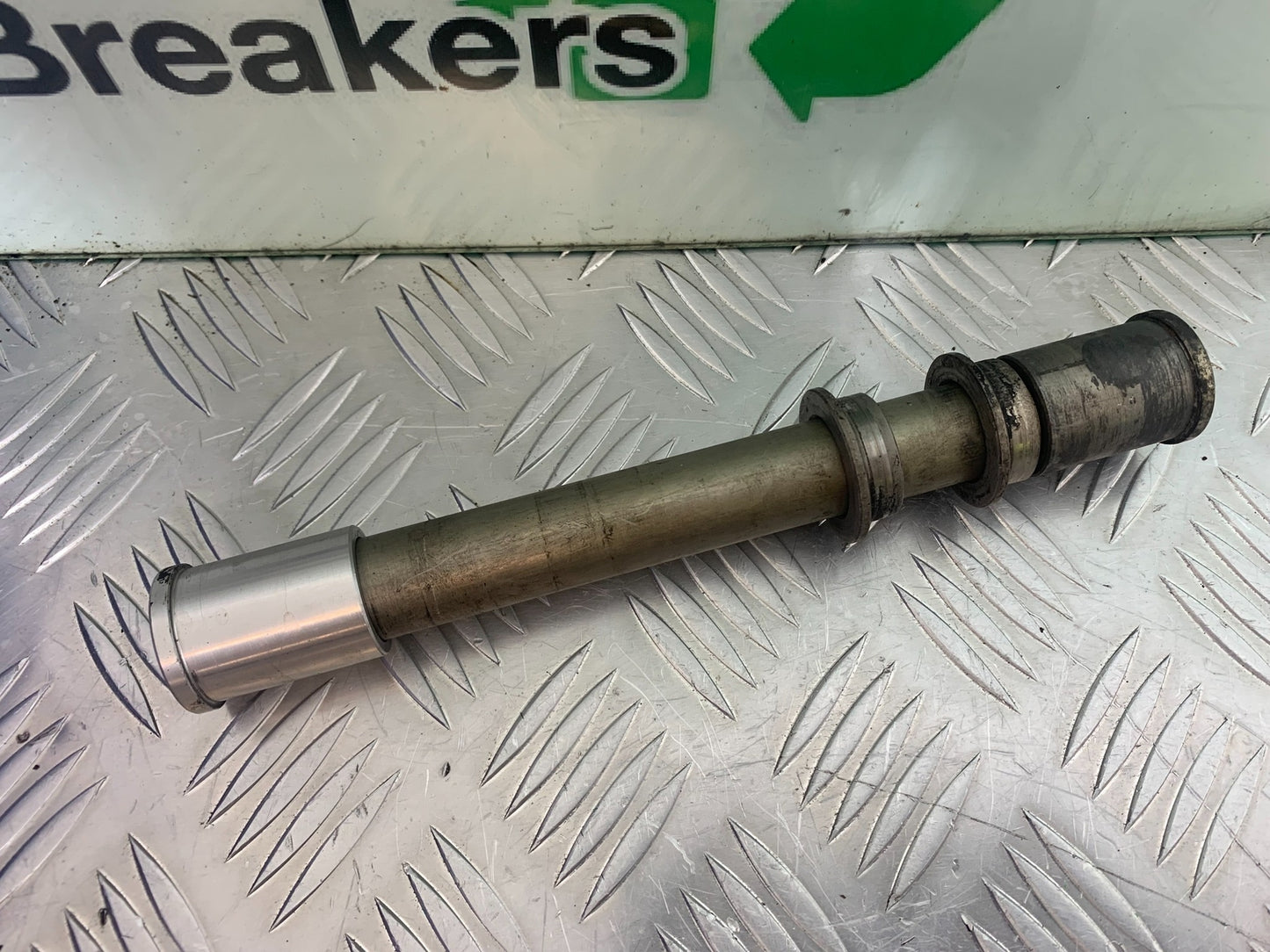 KAWASAKI ZX6R FRONT WHEEL SPINDLE  YEAR 2009-2012 (CMB1136)