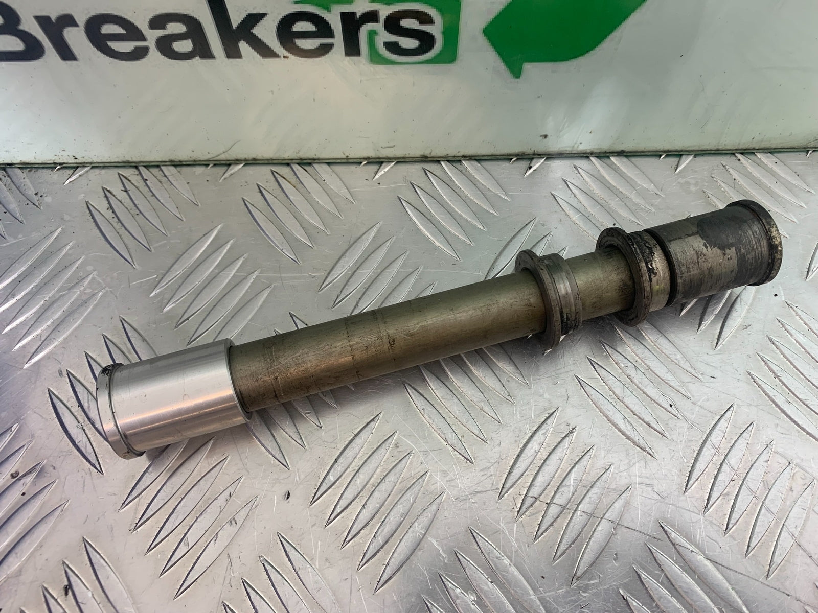 KAWASAKI ZX6R FRONT WHEEL SPINDLE  YEAR 2009-2012 (CMB1136)