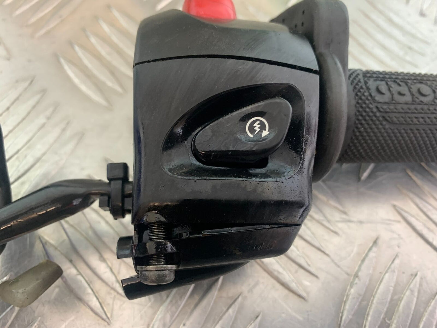 YAMAHA XJ6 XJ6-S RIGHT SWITCH GEAR  YEAR 2009-2015  (CMB1070)