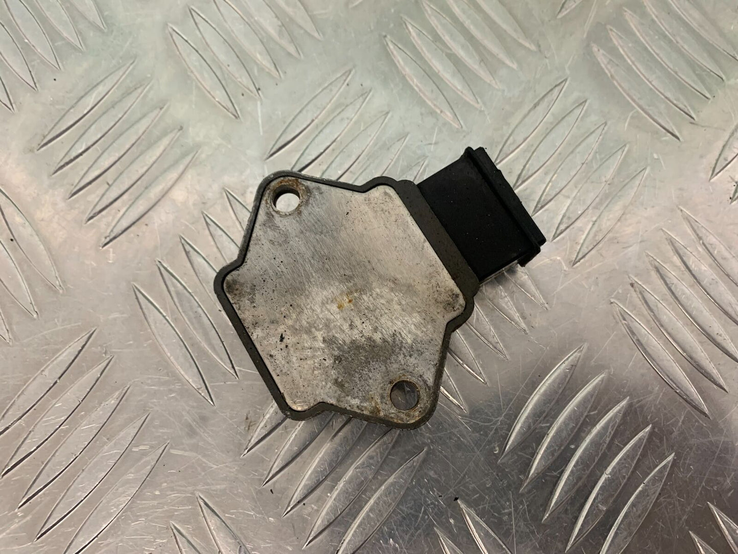 HONDA CBR 400 NC23 TRI-ARM REGULATOR  YEAR 1987-89 (STOCK 969)