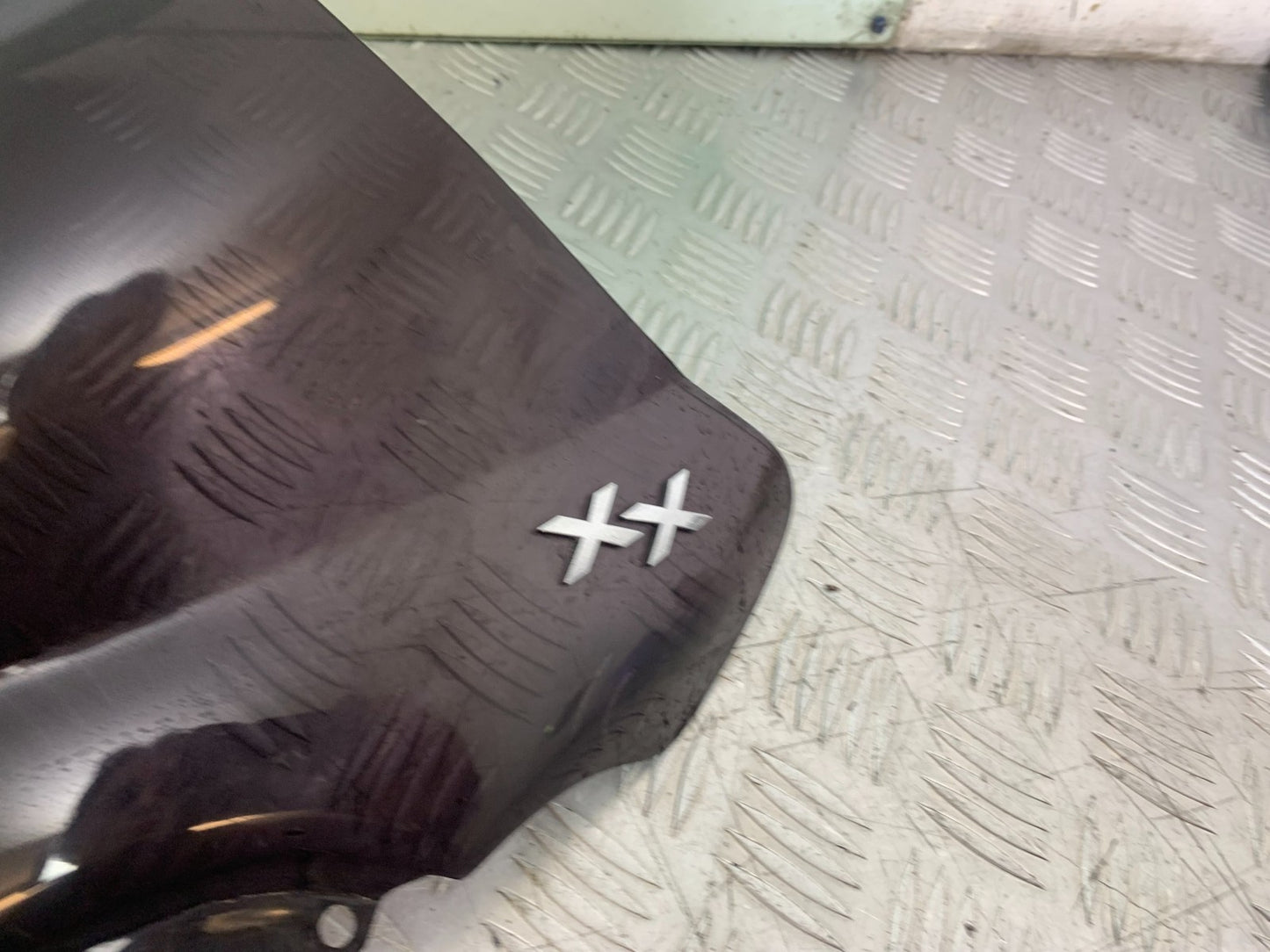 HONDA CBR1100 BLACKBIRD SCREEN  YEAR 1999-2005 (CMB1232)