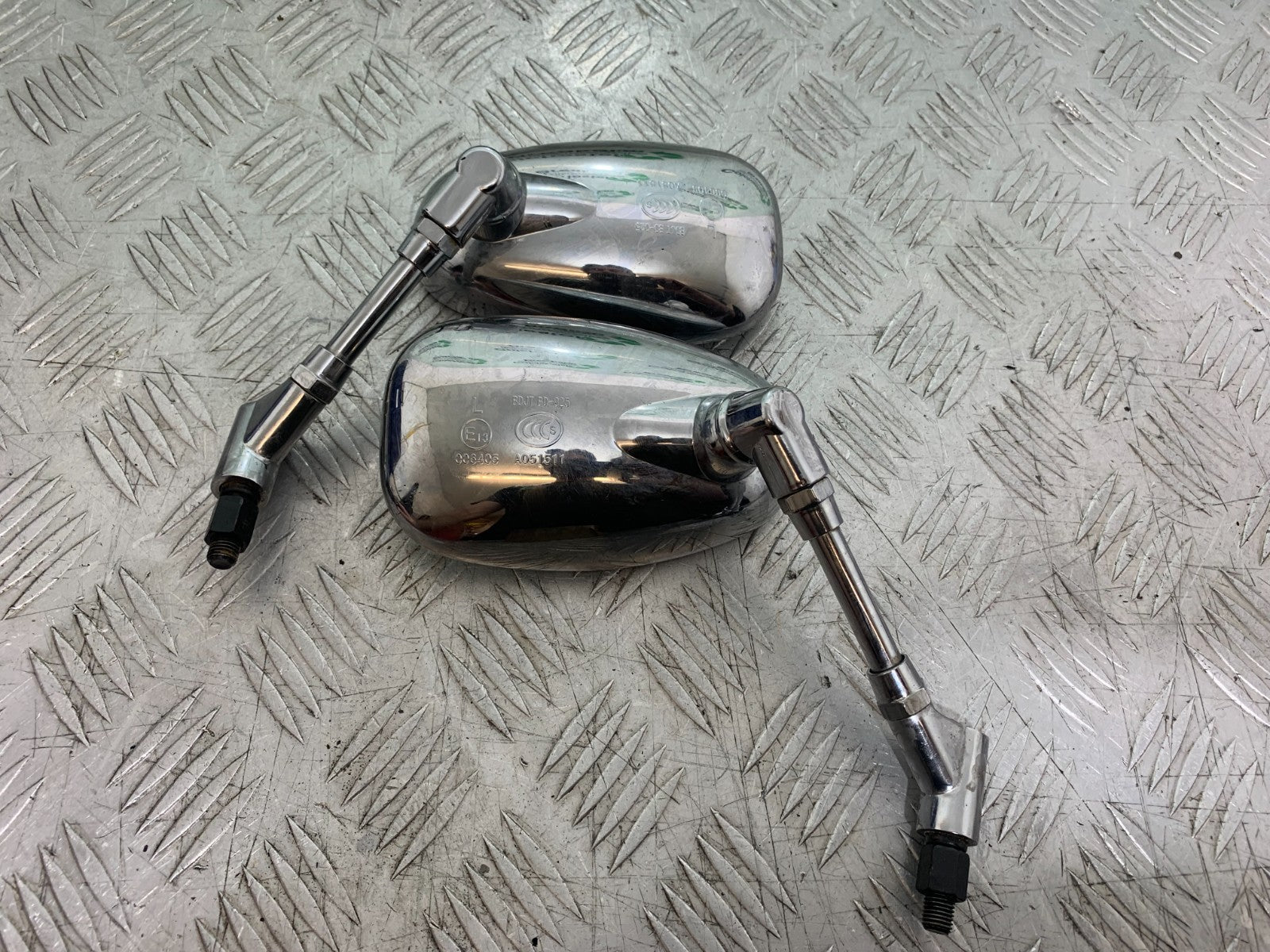 HONDA VT700 VT 700 SHADOW MIRRORS   YEAR 1984-85 (CMB1328)