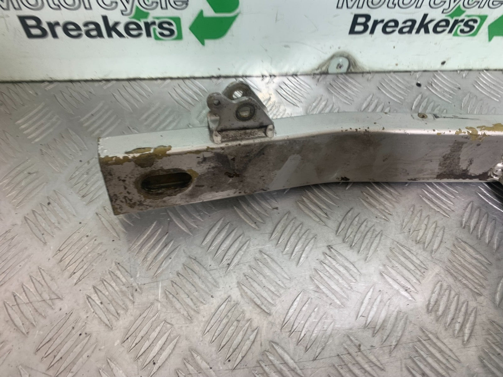 SUZUKI GSX750 INAZUMA SWINGARM  YEAR 1998-2003 (CMB1308)