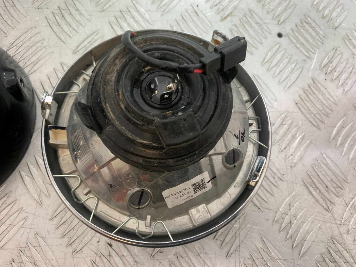 BSA 650 GOLD STAR HEADLIGHT AND BACKING   YEAR 2022-2025 (CMB1262)
