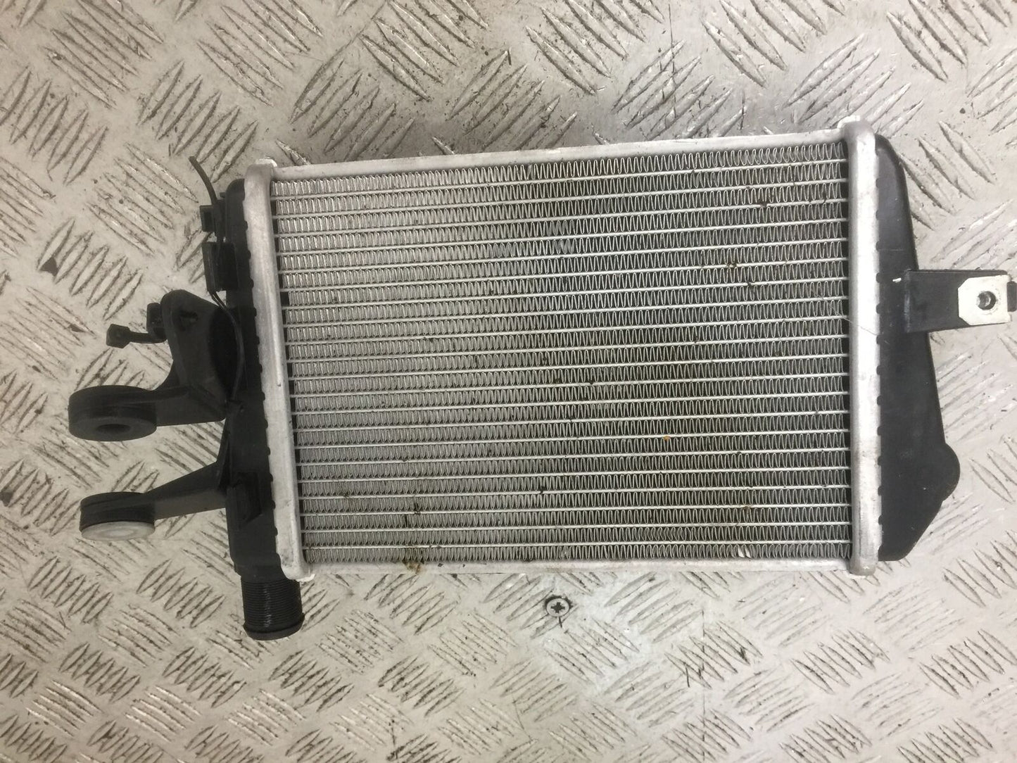 BMW R1250 R 1250 RT  RADIATOR YEAR 2023 (STOCK 907)