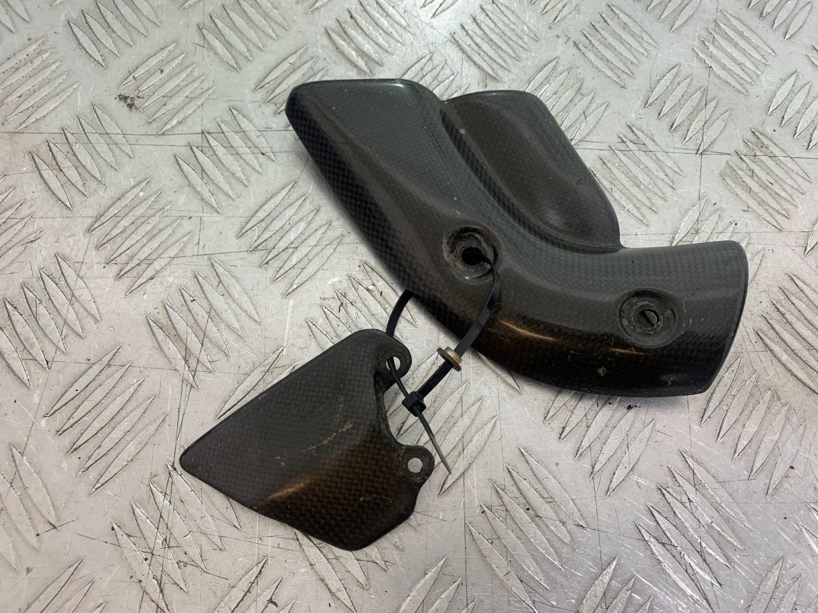 DUCATI 996 SPS 748 916 998 CARBON EXHAUST SHIELDS    1999-2000 (CMB1209)