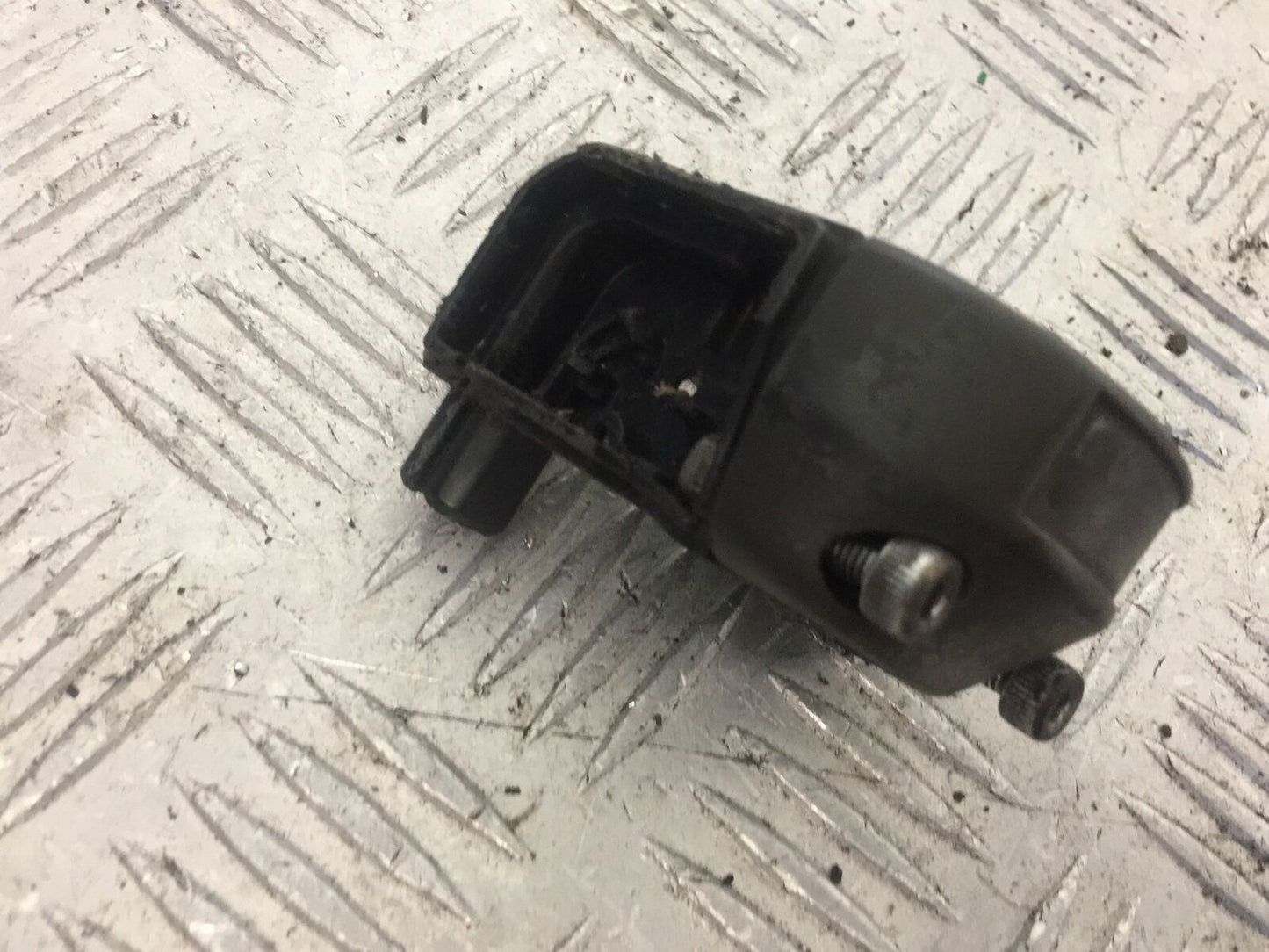 YAMAHA XT125X XT125 X THROTTLE HOUSING  YEAR 2008  (STOCK 857)