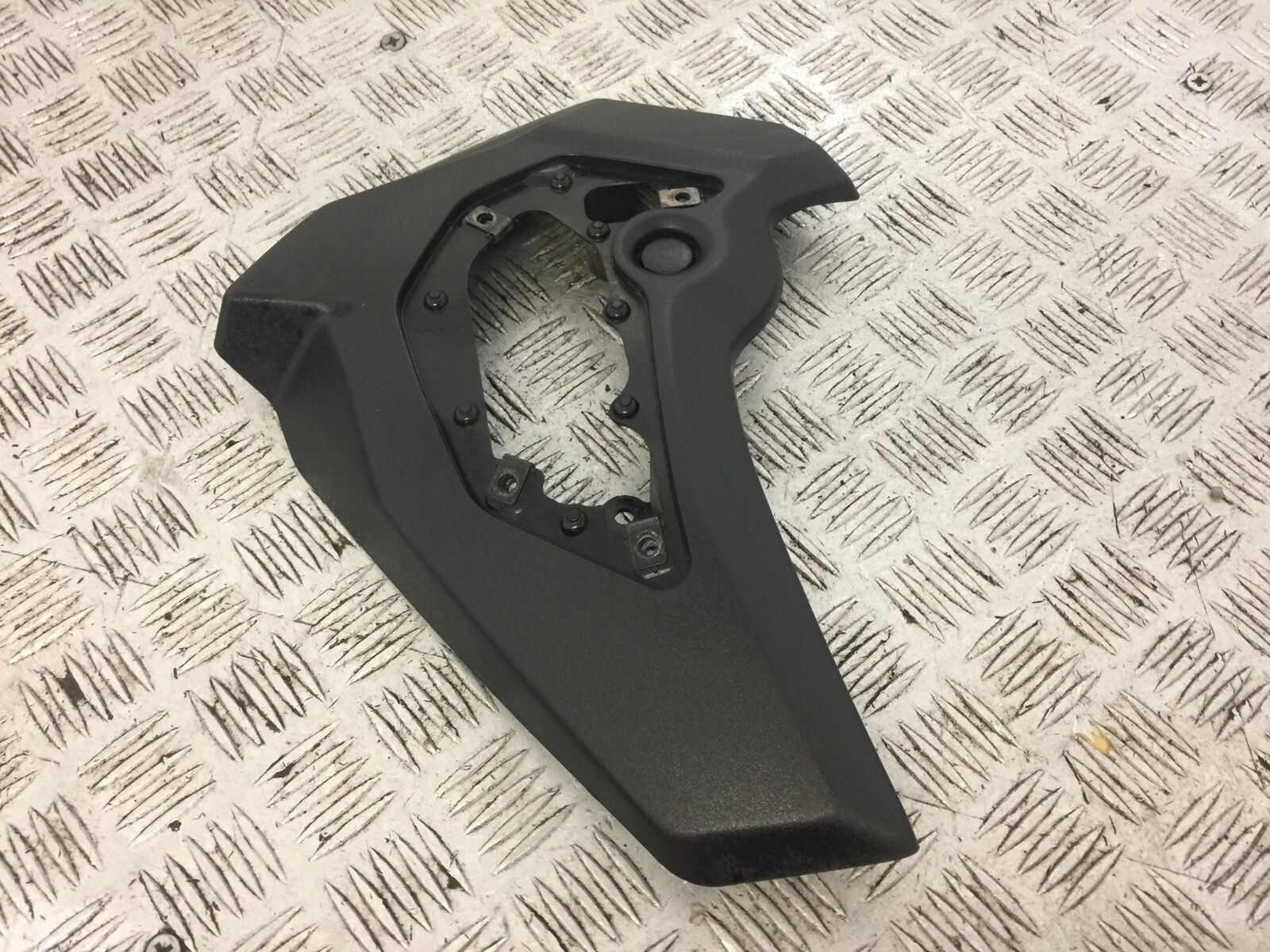 KAWASAKI VN 650 VULCAN FRAME INFILL PANEL   YEAR 2017-2021 (STOCK 705)
