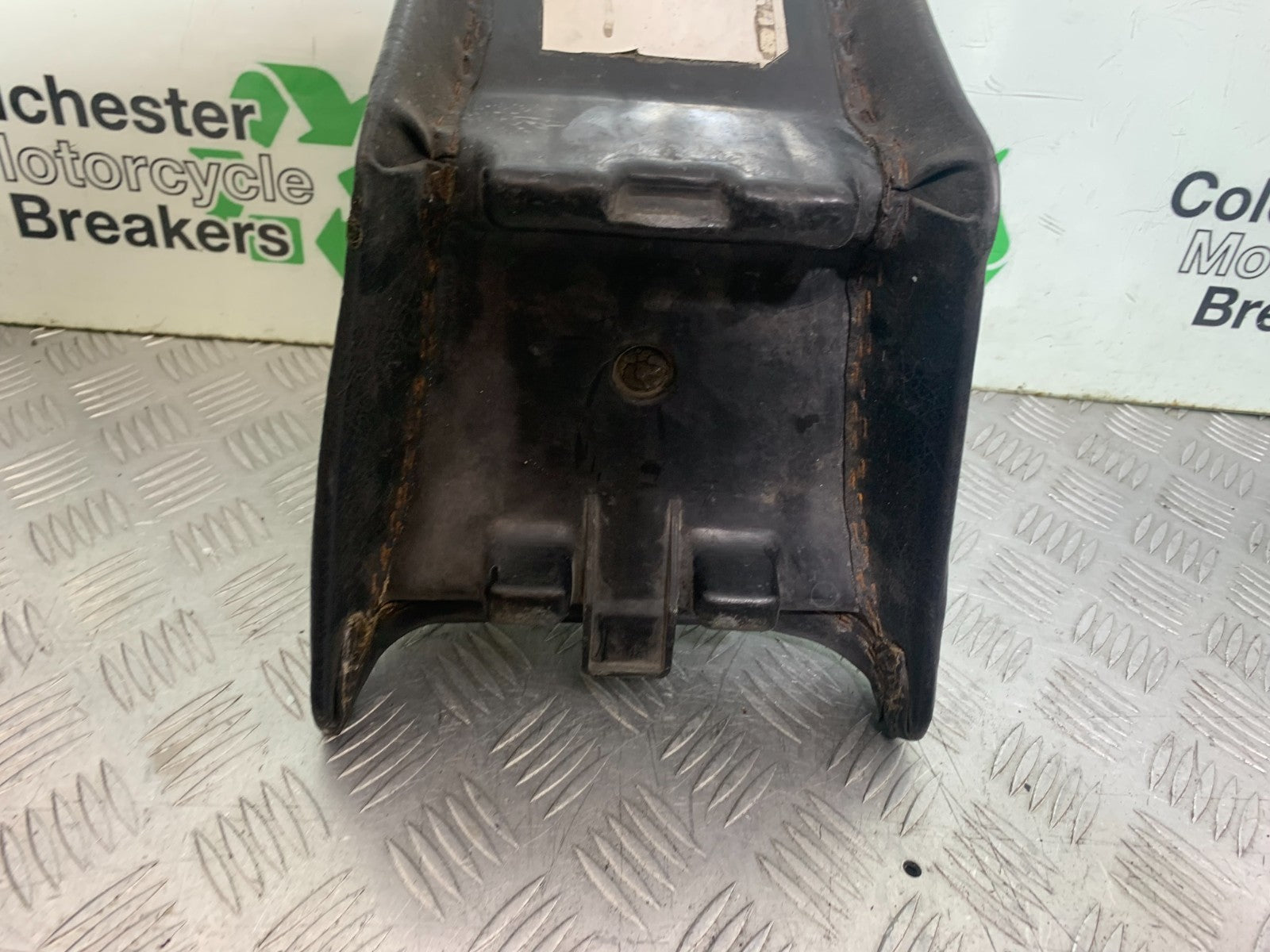 HONDA VT700 VT 700 SHADOW REAR SEAT  YEAR 1984-85 (CMB1328)