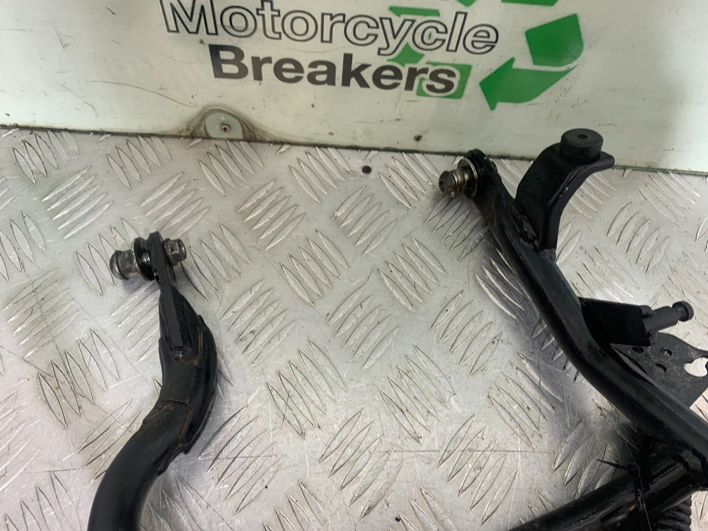 YAMAHA XJ6 XJ6-S CENTER STAND  YEAR 2009-2015  (CMB1212)