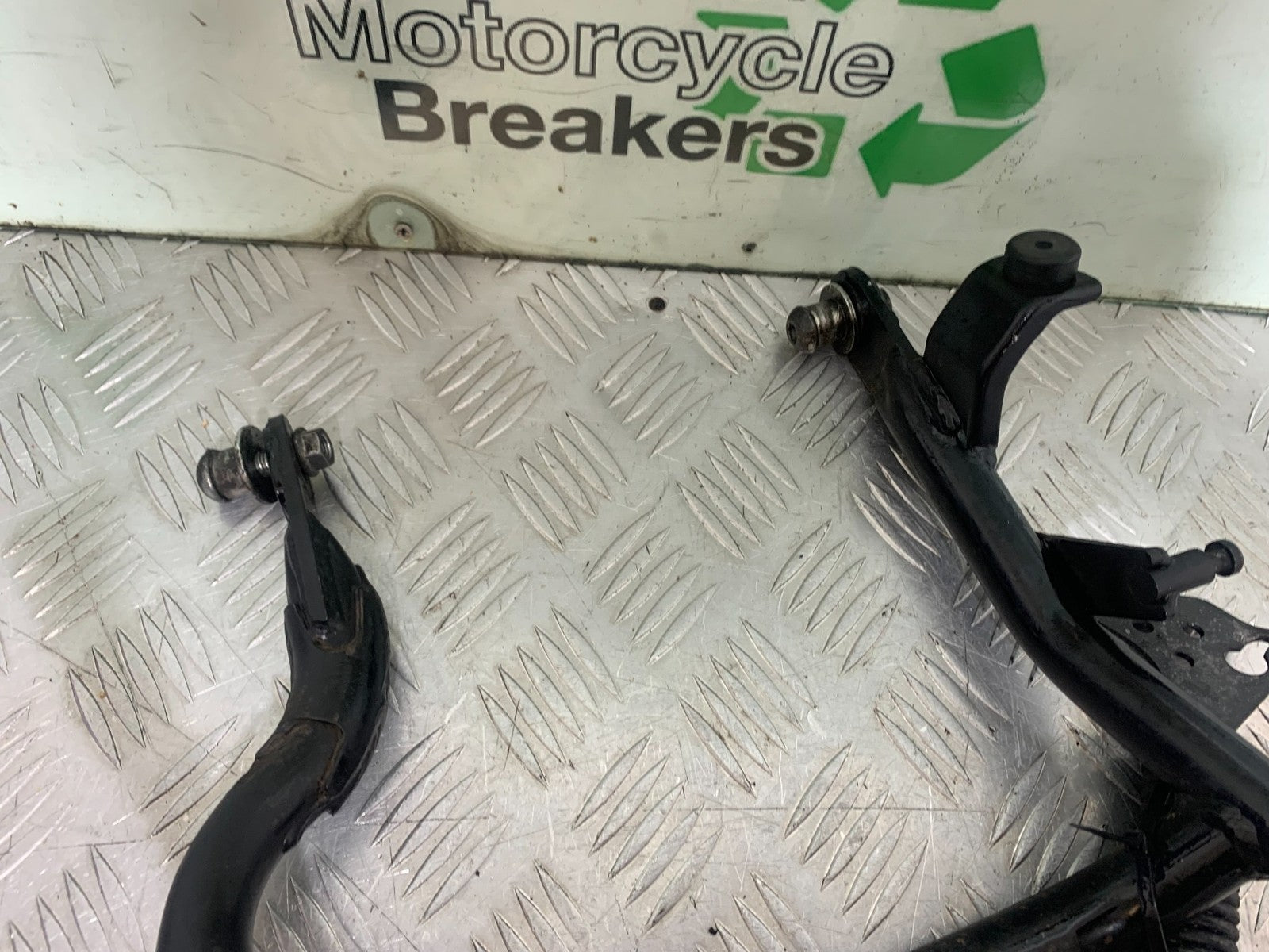 YAMAHA XJ6 XJ6-S CENTER STAND  YEAR 2009-2015  (CMB1212)