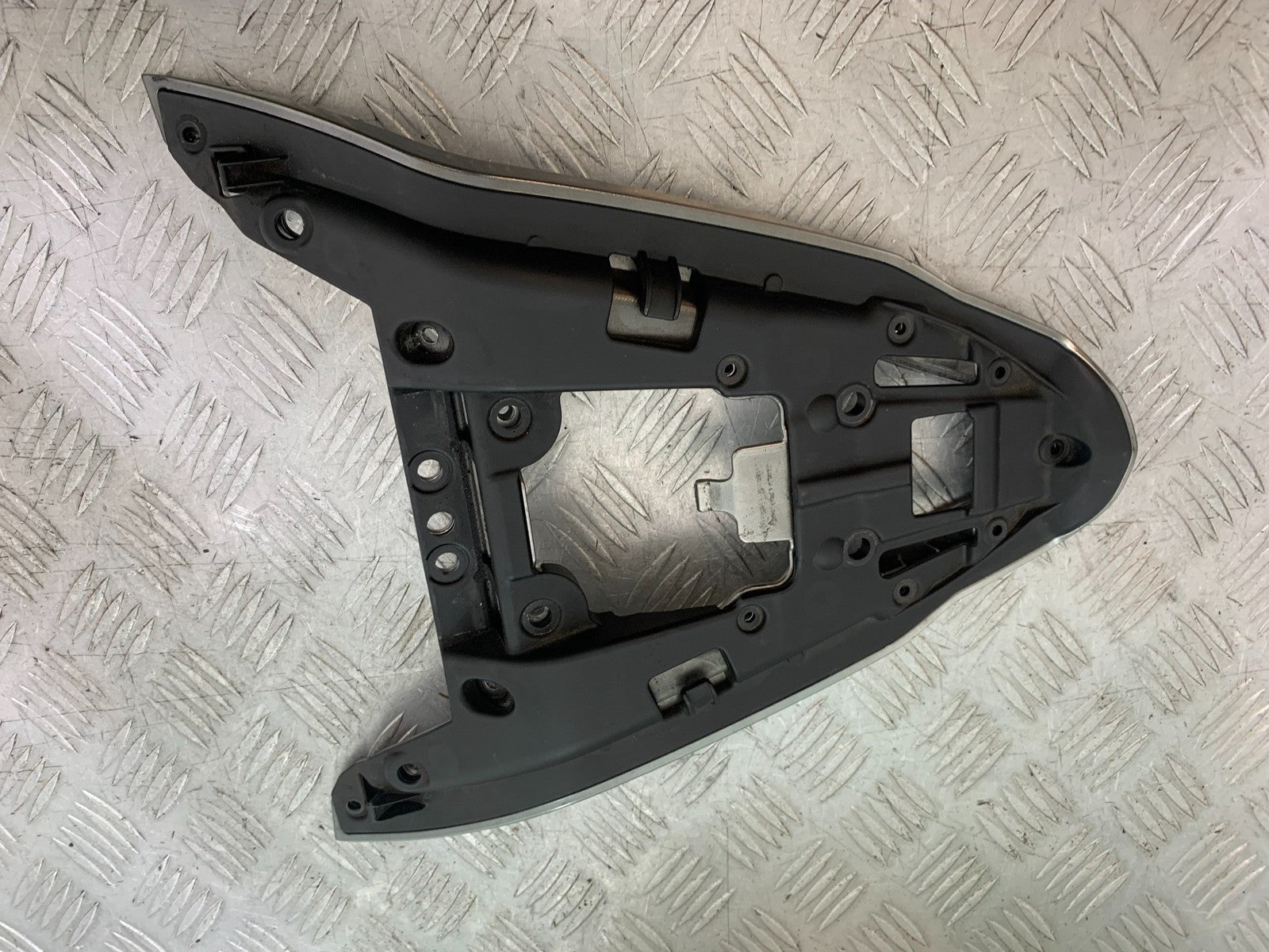 APRILIA TUONO 1000 V4R UNDERTRAY YEAR 2011-13  (CMB1316)