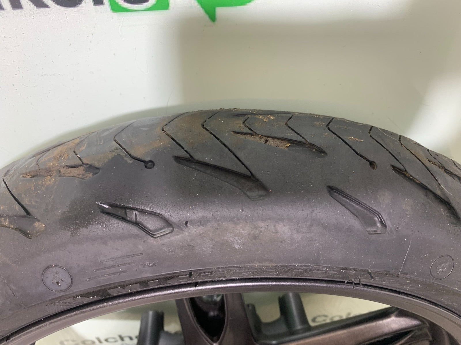 TRIUMPH 1050 SPRINT GT FRONT WHEEL (GOOD TYRE)  YEAR 2010-2016 (CMB1250)