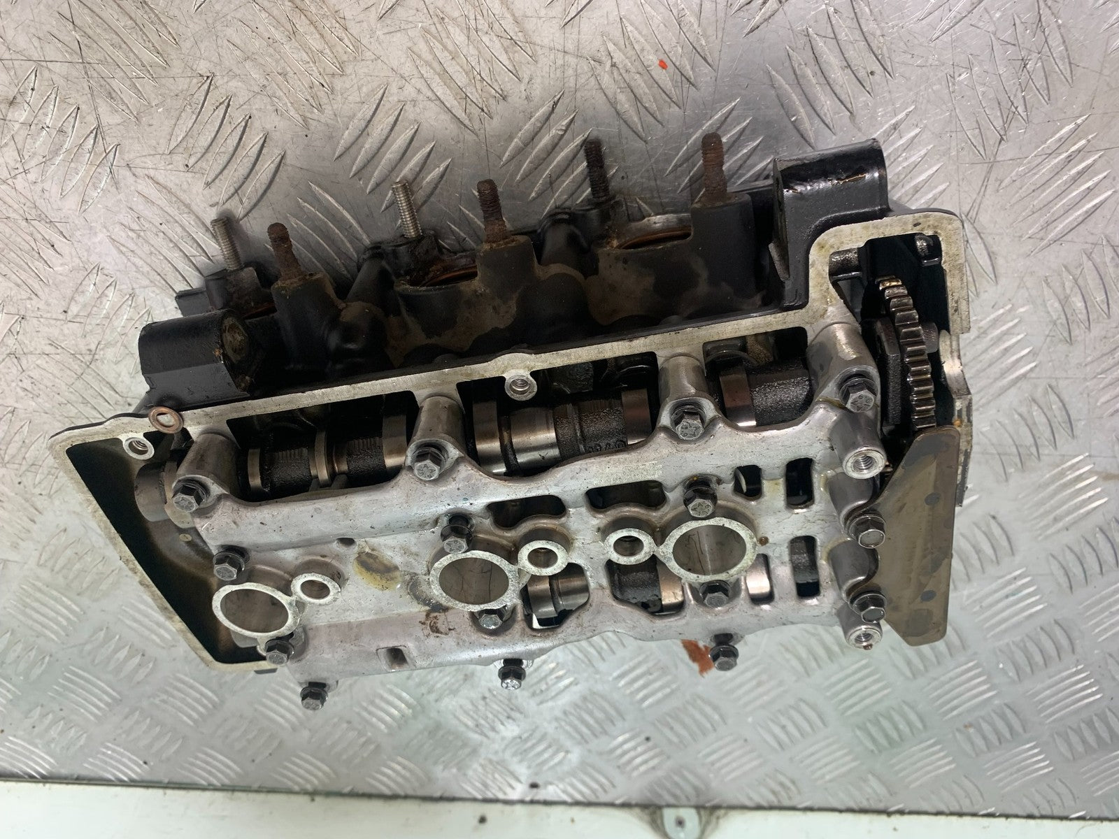 TRIUMPH 675 STREET TRIPLE R CYLINDER HEAD AND CAMS   YEAR 2012 (CMB1221)