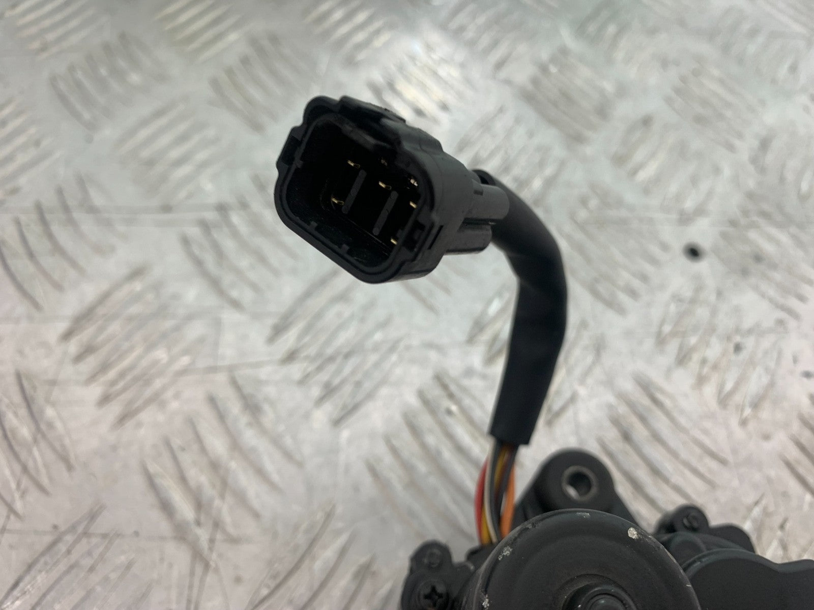 DUCATI 1198 S EXHAUST SERVO MOTOR  YEAR 2009-2011 (CMB1219)