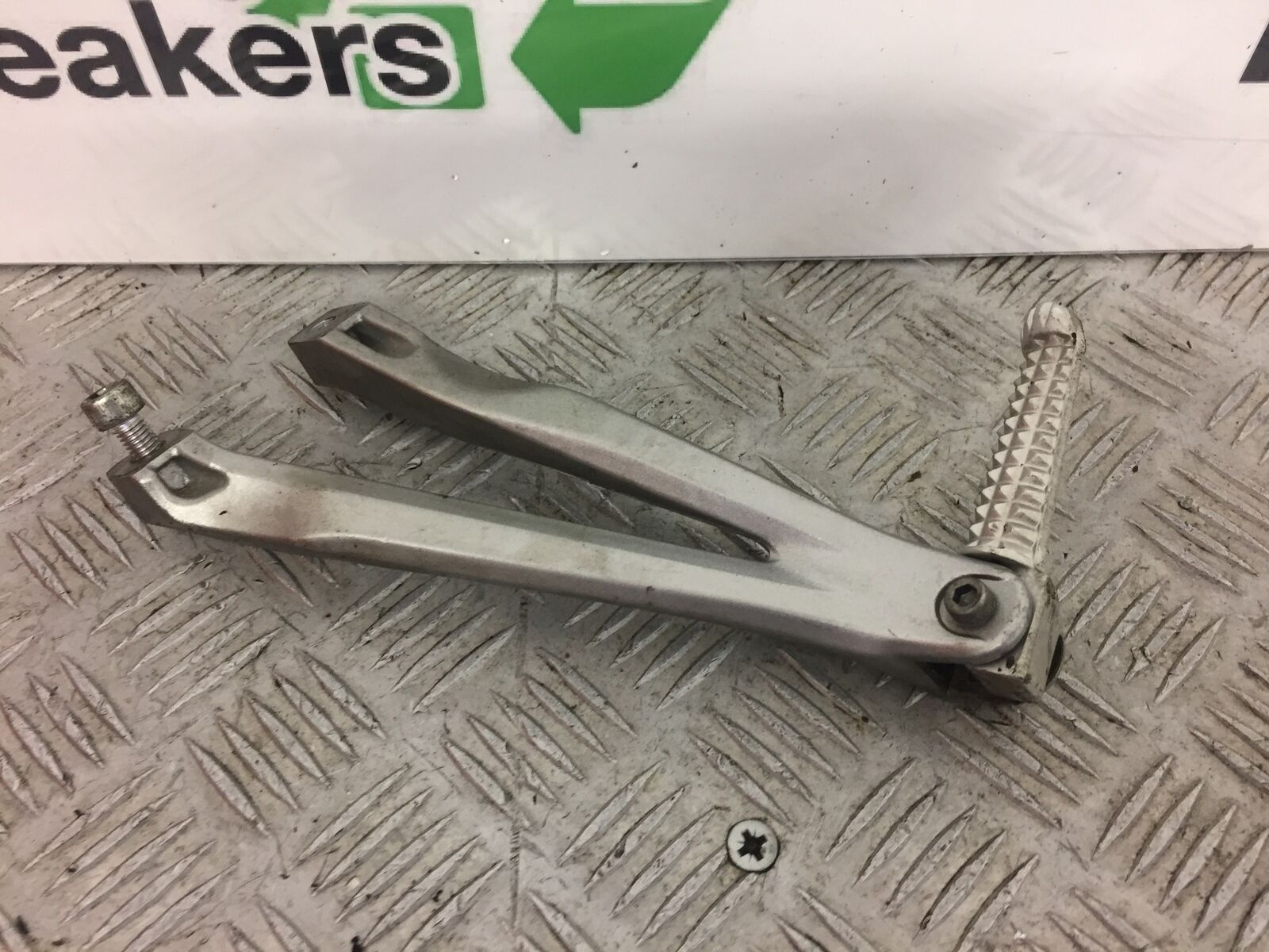 YAMAHA YZF R1 LEFT REAR HANGER AND PEG  2007