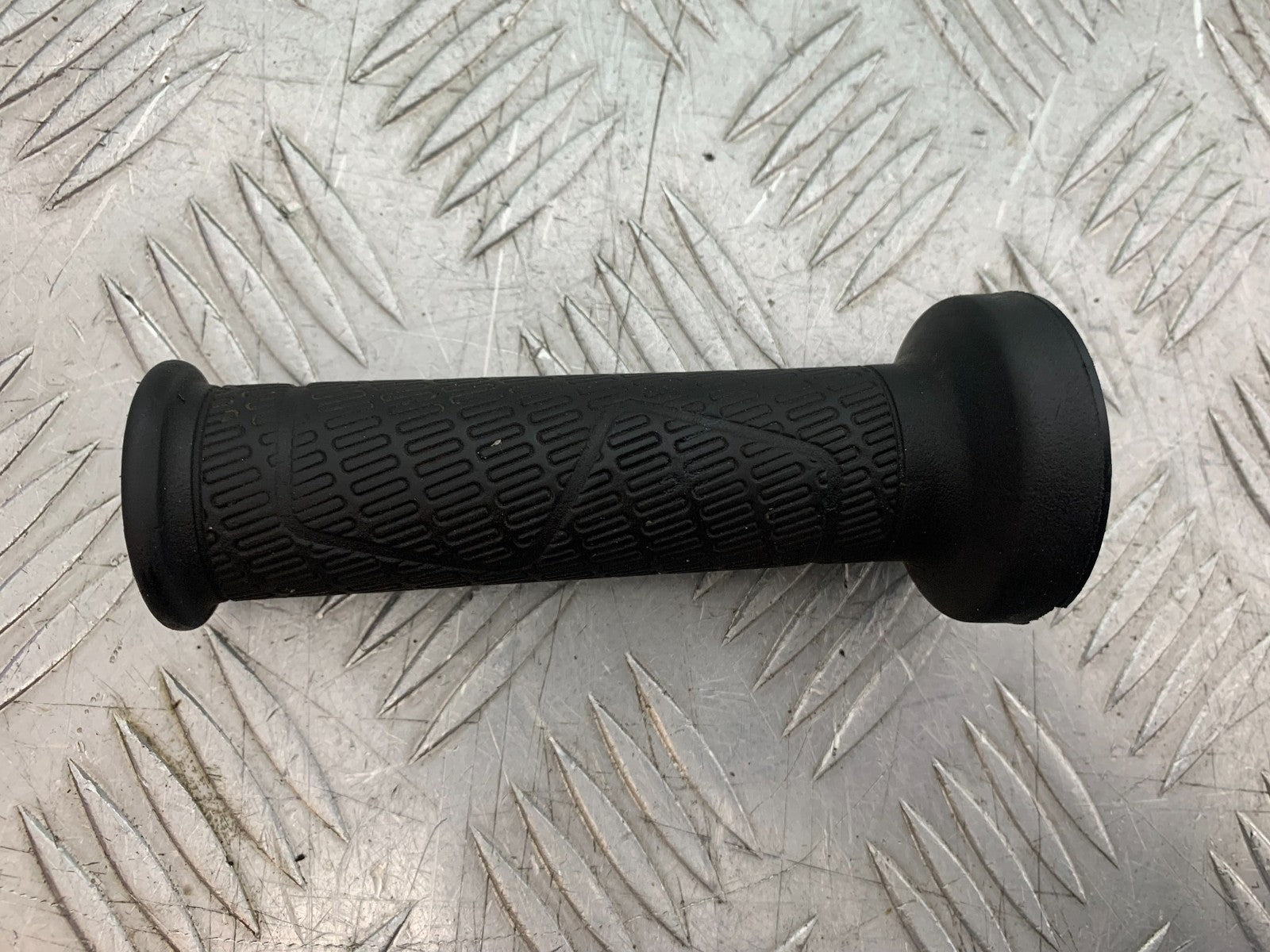 KTM 1290 SUPER DUKE R LEFT GRIP  YEAR 2020-2024 (CMB1272)