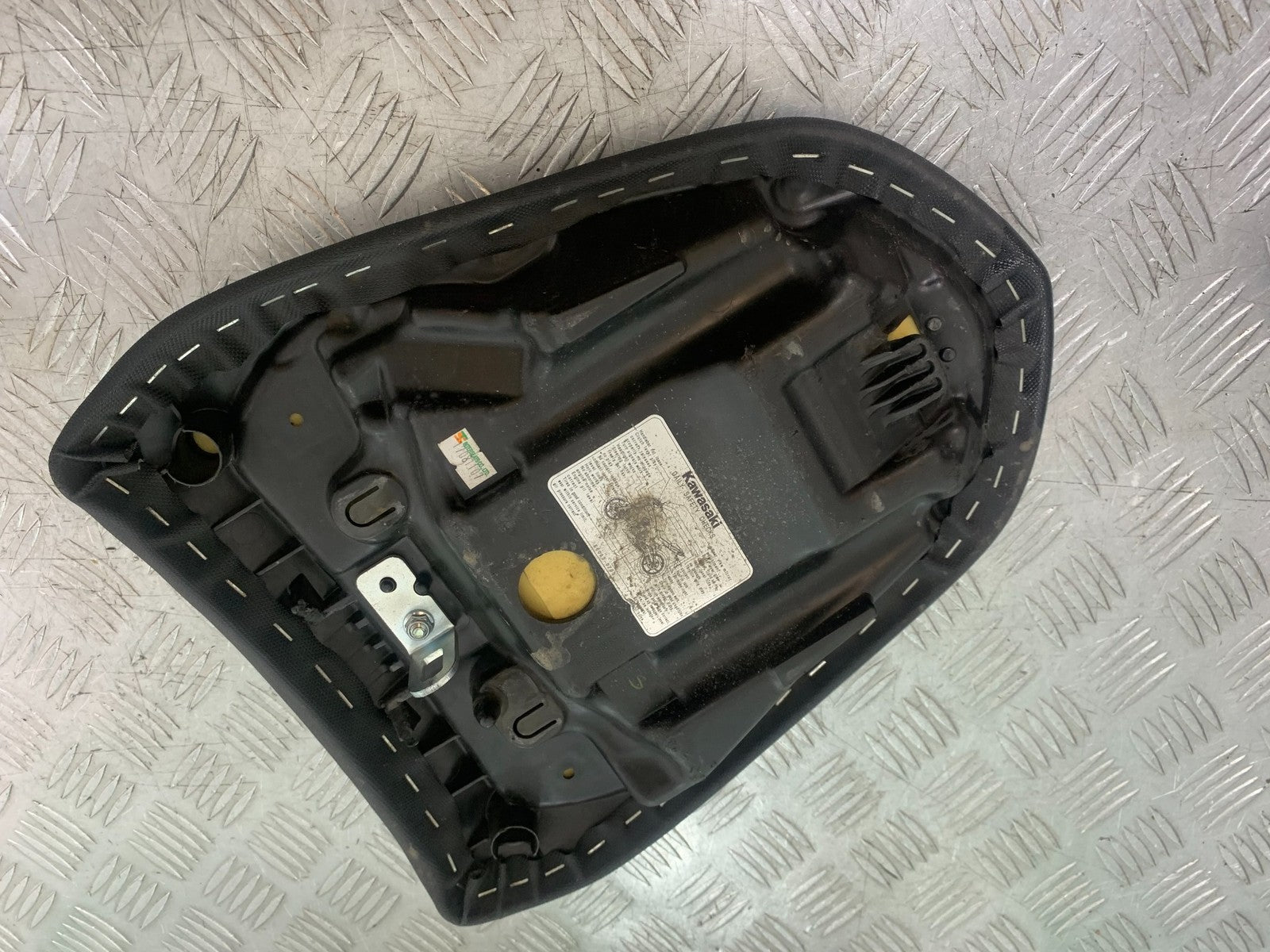 KAWASAKI ER6 N REAR SEAT  YEAR 2012-2017 (CMB1324)