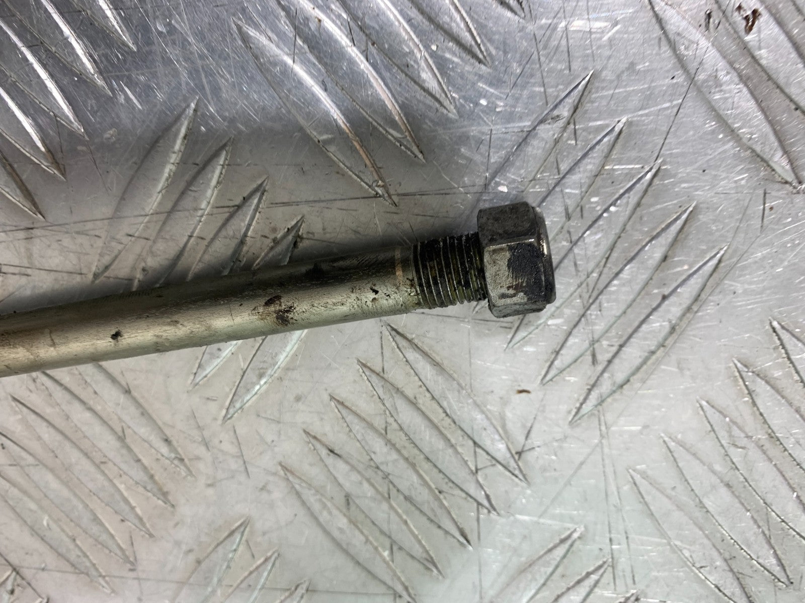 YAMAHA YZF-R125 YZF 125 SWINGARM SPINDLE YEAR 2019-2022 (CMB1263)