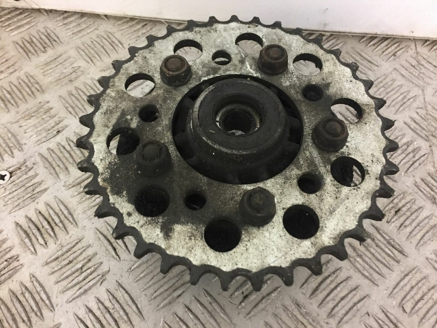 HONDA CB400 CB 400 SUPERFOUR REAR SPROCKET CARRIER    YEAR 1992