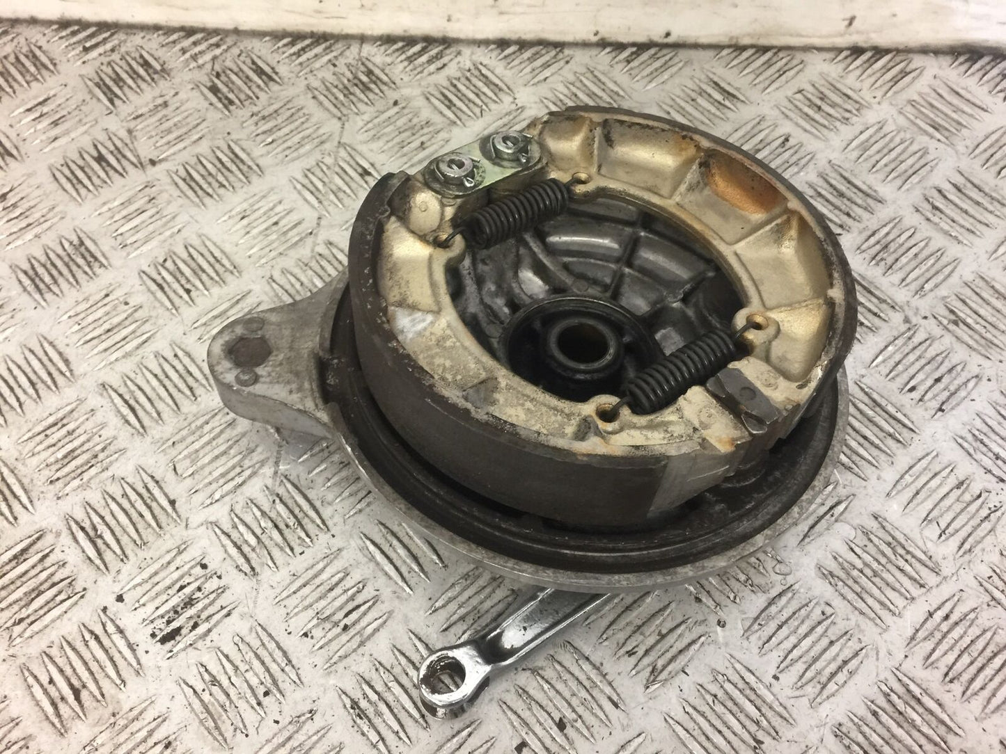 HONDA VT1100 C SHADOW REAR BRAKE HUB YEAR 1987-1996  (STOCK 540)