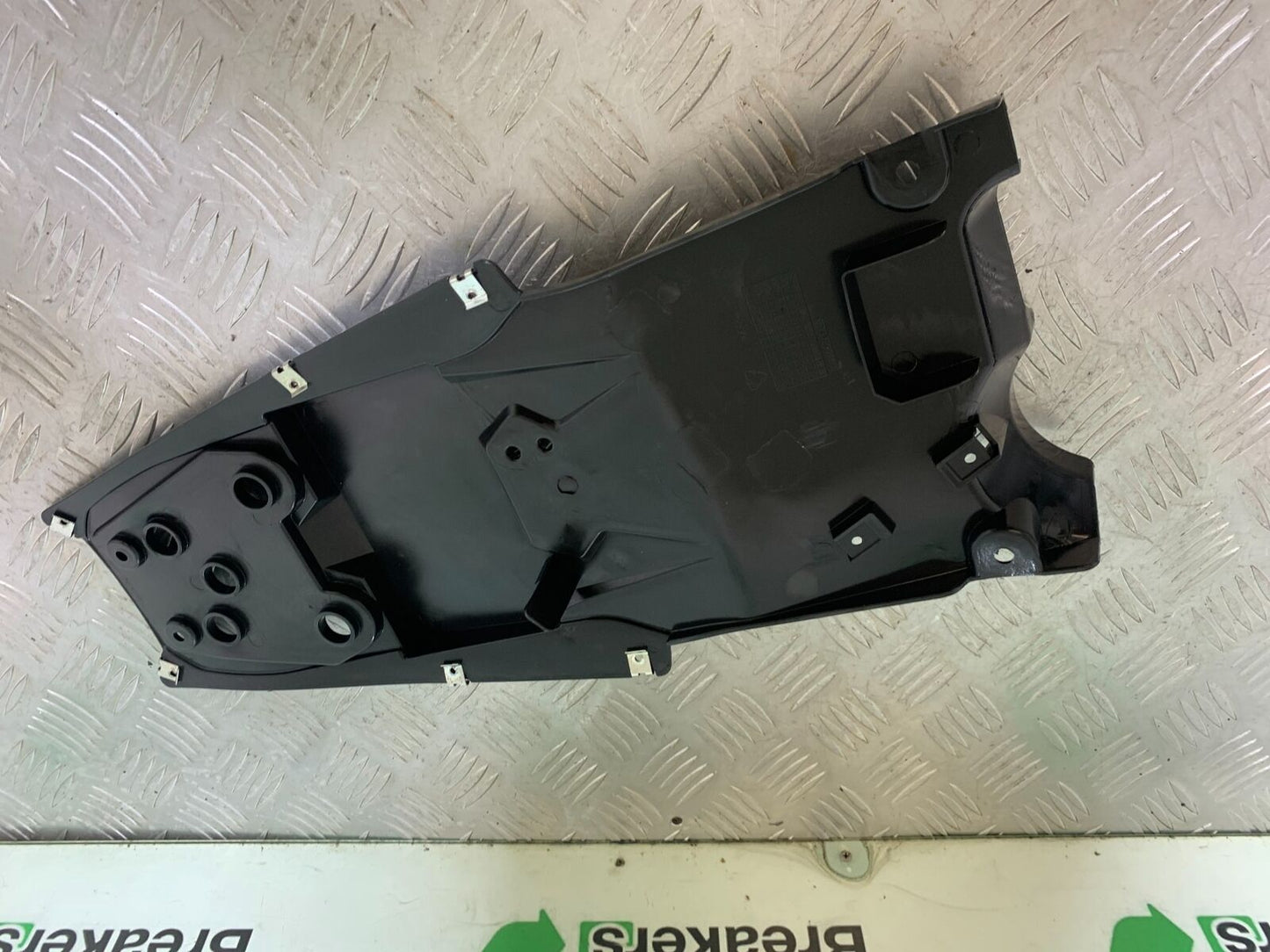 BENELLI BN125 BN 125 UNDERTRAY  YEAR 2018-2021 (CMB1080)