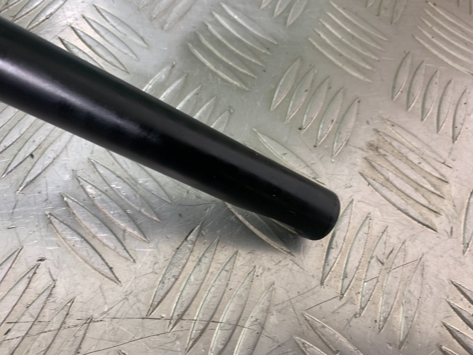 TRIUMPH 1050 SPRINT GT RIGHT HANDLEBAR   YEAR 2010-2016 (CMB1250)
